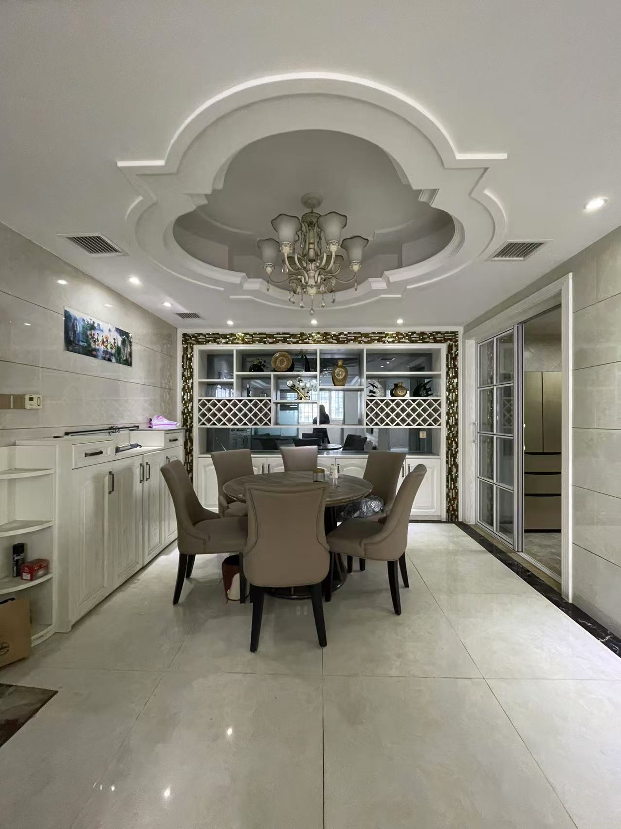 昌富城上城  3室2厅2卫    1900.0元/月 昌富城上城  3室2厅2卫    1900.0元/月室内图1