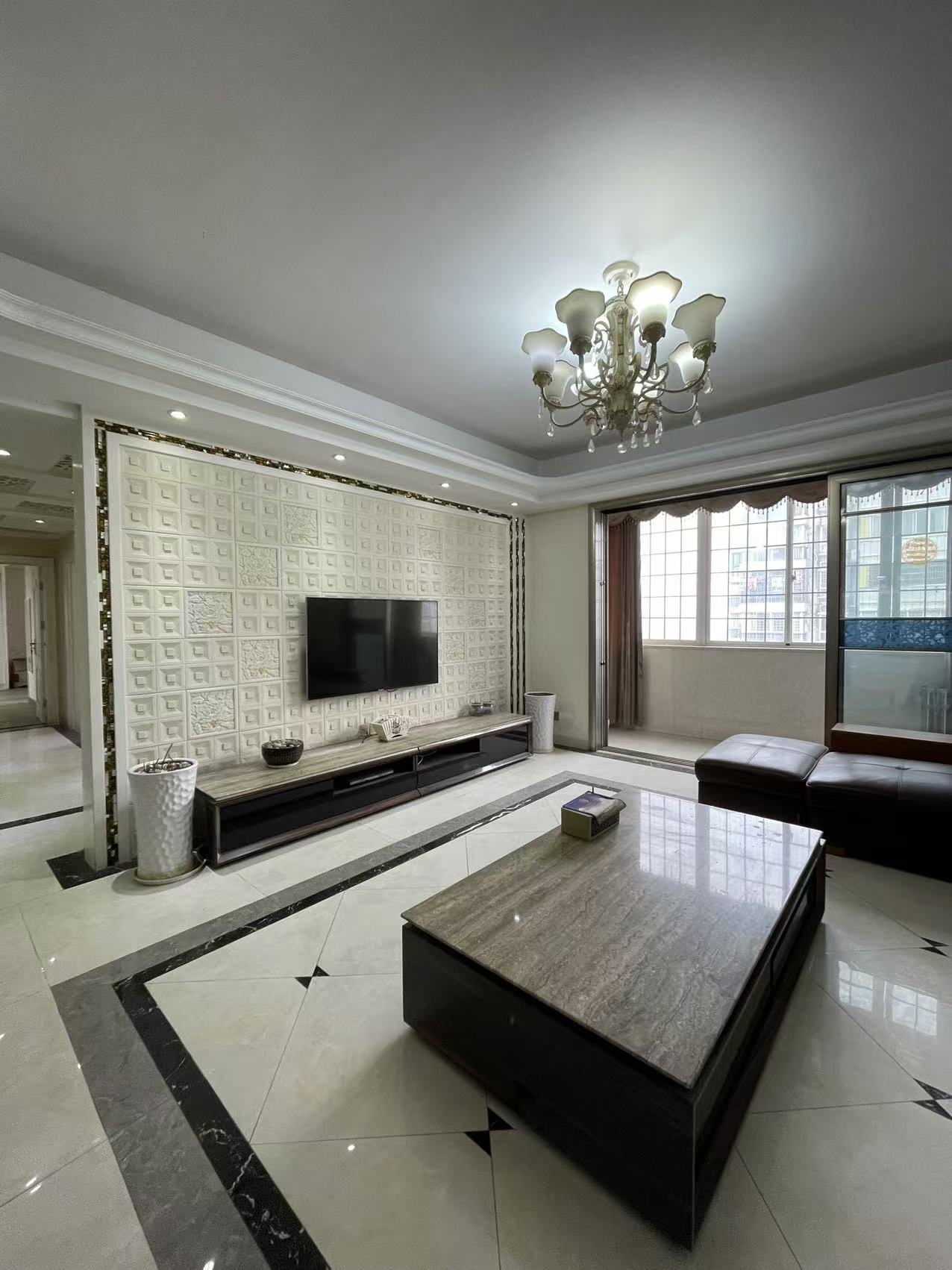 昌富城上城  3室2厅2卫    1900.0元/月 昌富城上城  3室2厅2卫    1900.0元/月室内图