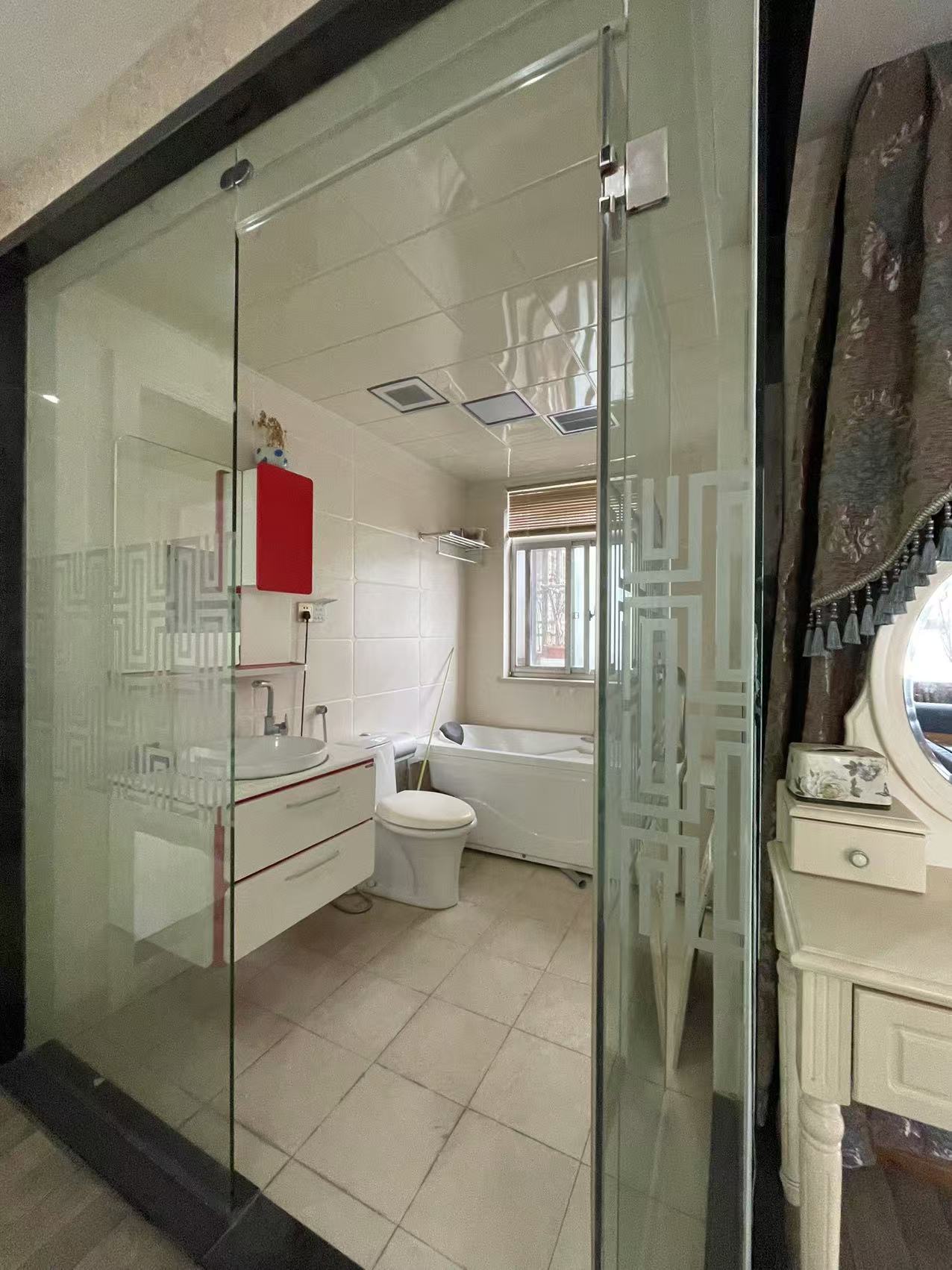 昌富城上城  3室2厅2卫    1900.0元/月 昌富城上城  3室2厅2卫    1900.0元/月室内图