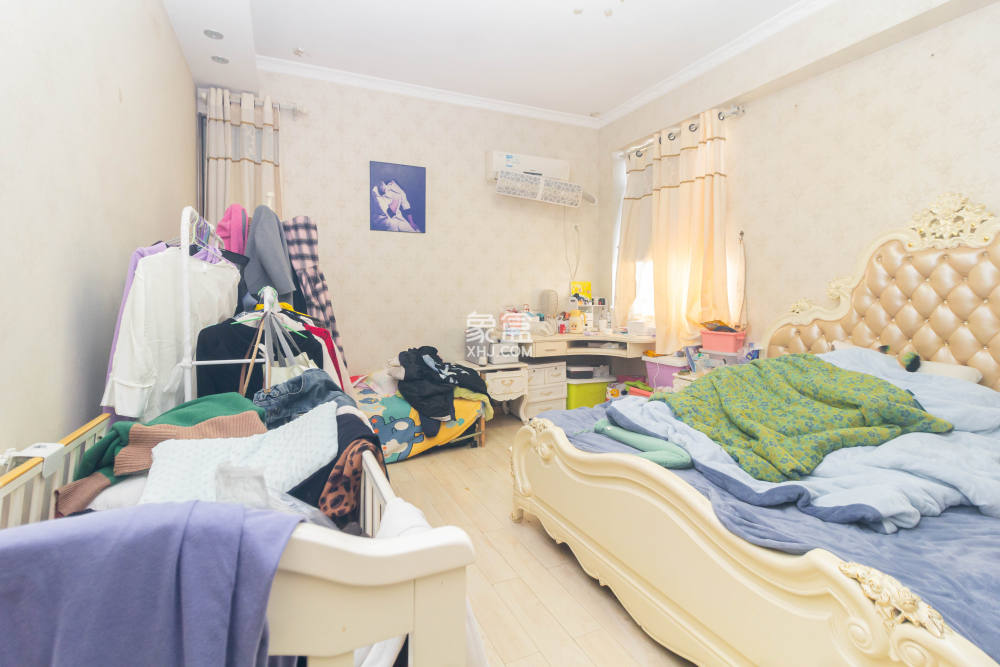 黄花镇私房散盘   190.27㎡     190.00万