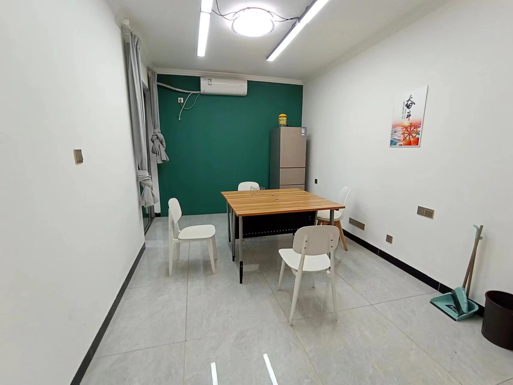 财富港湾（绿领大厦）  3室2厅1卫    4200.0元/月室内图