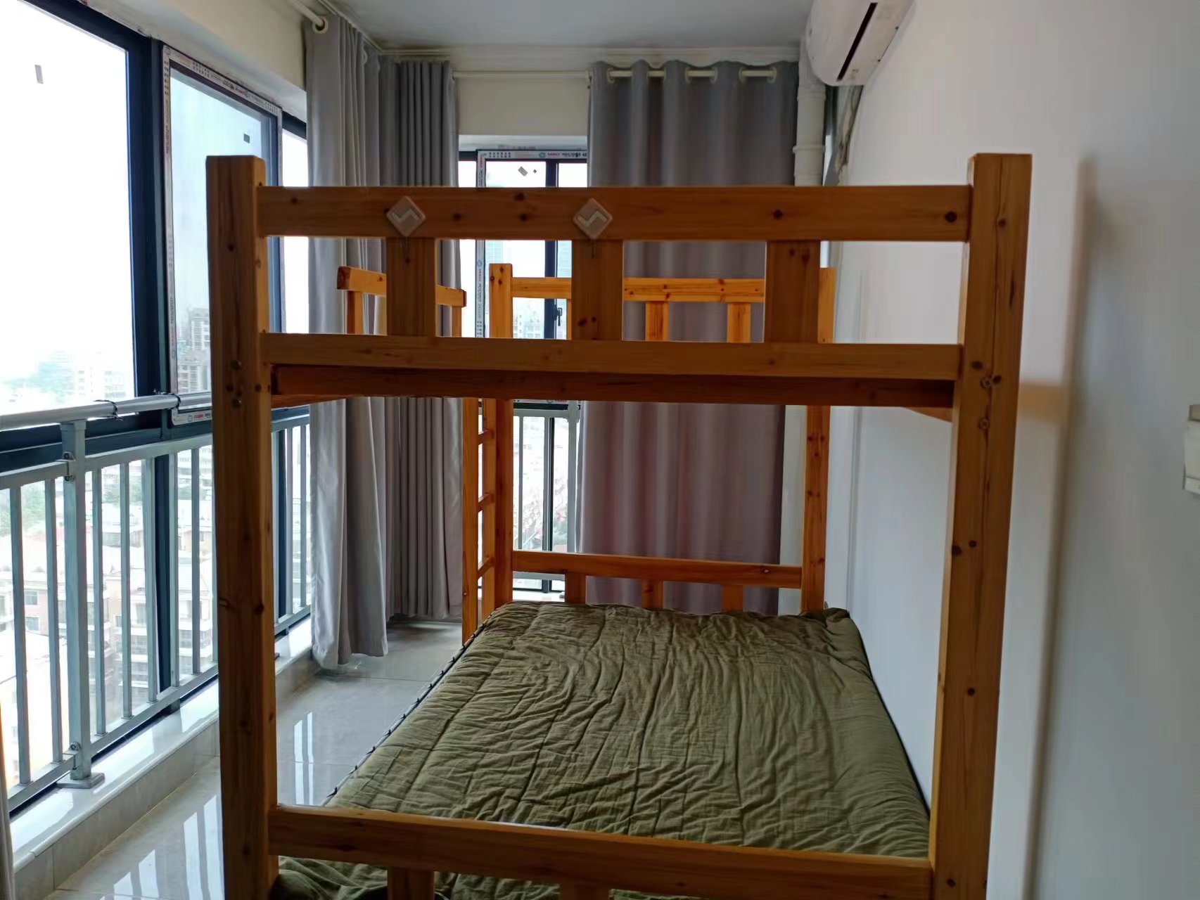 财富港湾（绿领大厦）  3室2厅1卫    4200.0元/月室内图