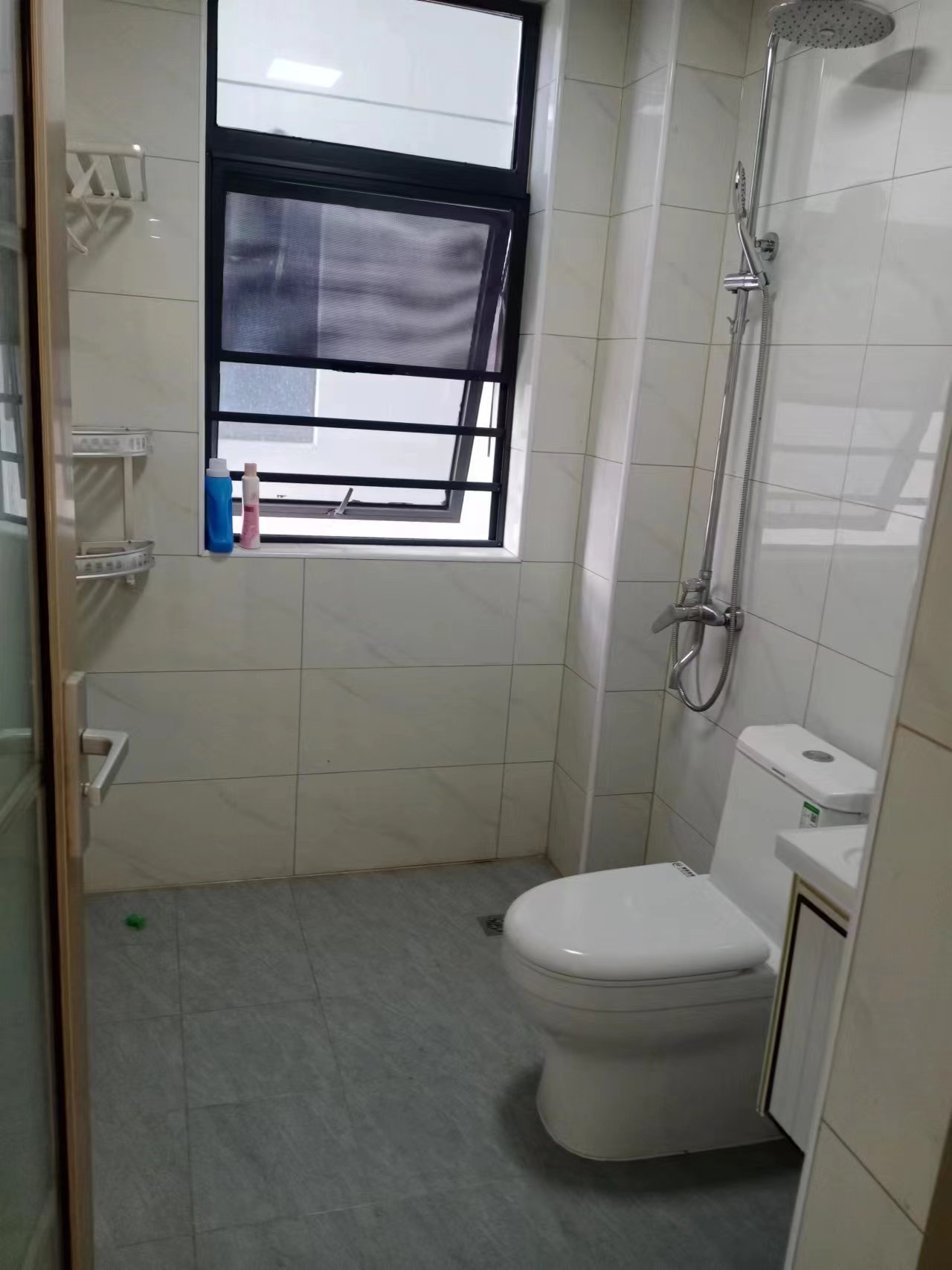 财富港湾（绿领大厦）  3室2厅1卫    4200.0元/月室内图