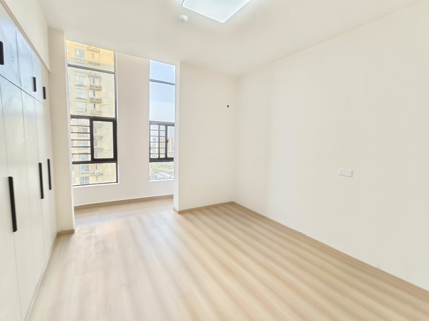 MOMA当代广场 1室1厅1卫 1400.0元/月 MOMA当代广场 1室1厅1卫 1400.0元/月室内图