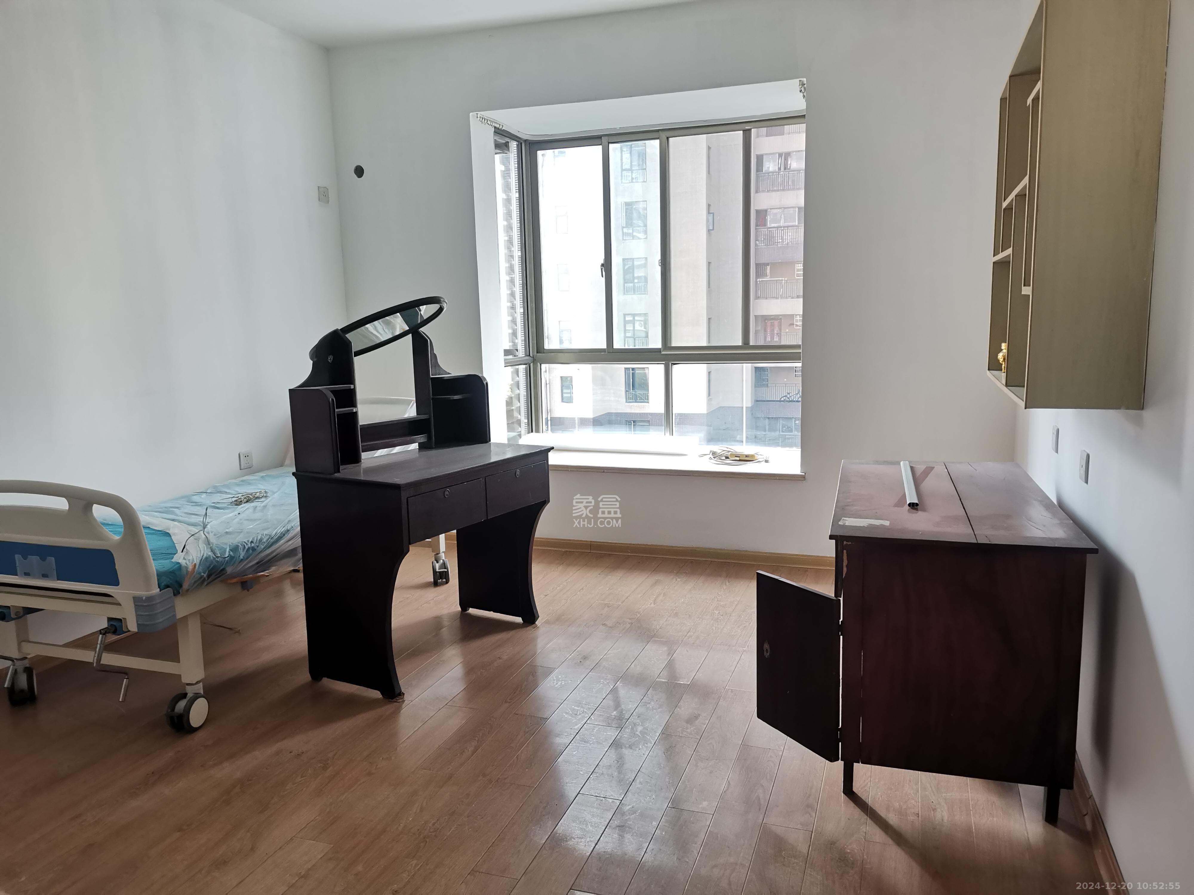 樟木坝老干所  5室2厅2卫    4000.0元/月 樟木坝老干所  5室2厅2卫    4000.0元/月