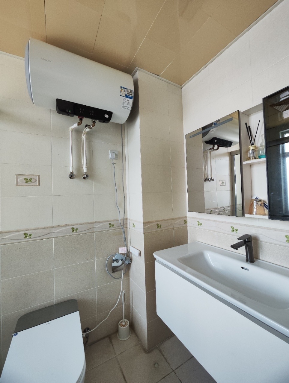 四季华庭金色年华 3室2厅2卫 185.0万 四季华庭金色年华 3室2厅2卫 185.0万客厅