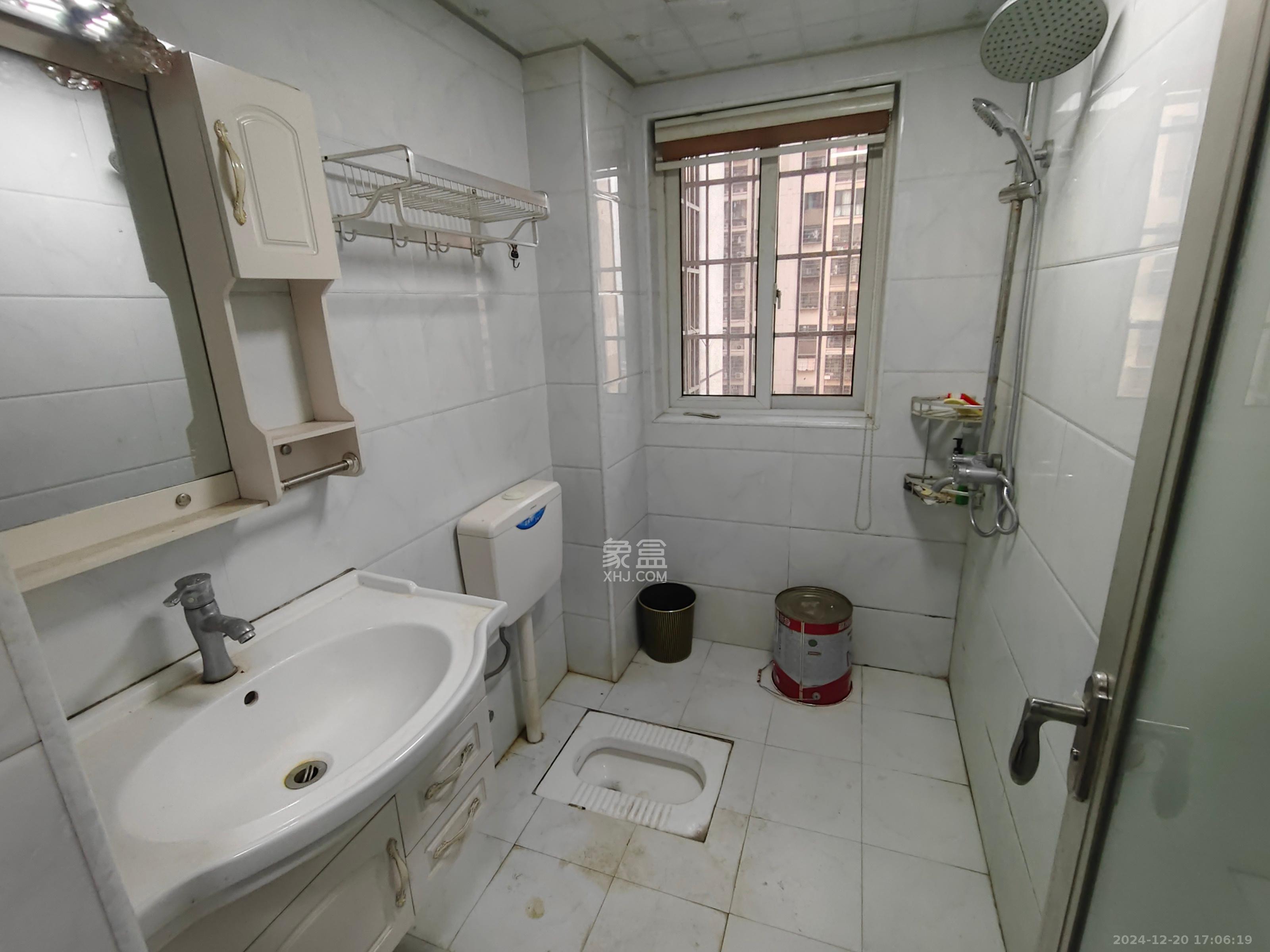 嘉顺苑 3室1厅2卫 2600.0元/月 嘉顺苑 3室1厅2卫 2600.0元/月室内图