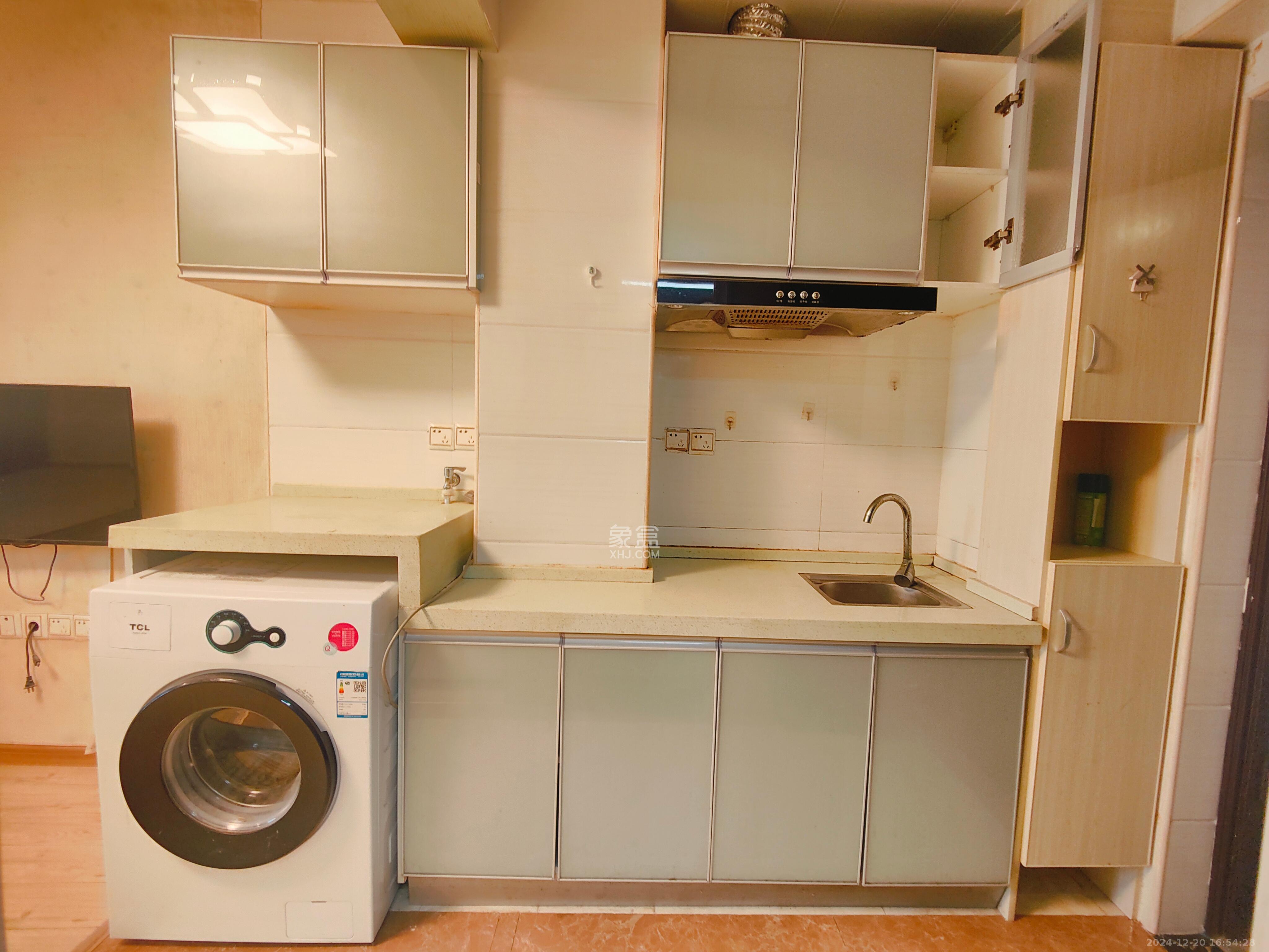 中建芙蓉嘉苑  1室1厅1卫    1100.0元/月室内图