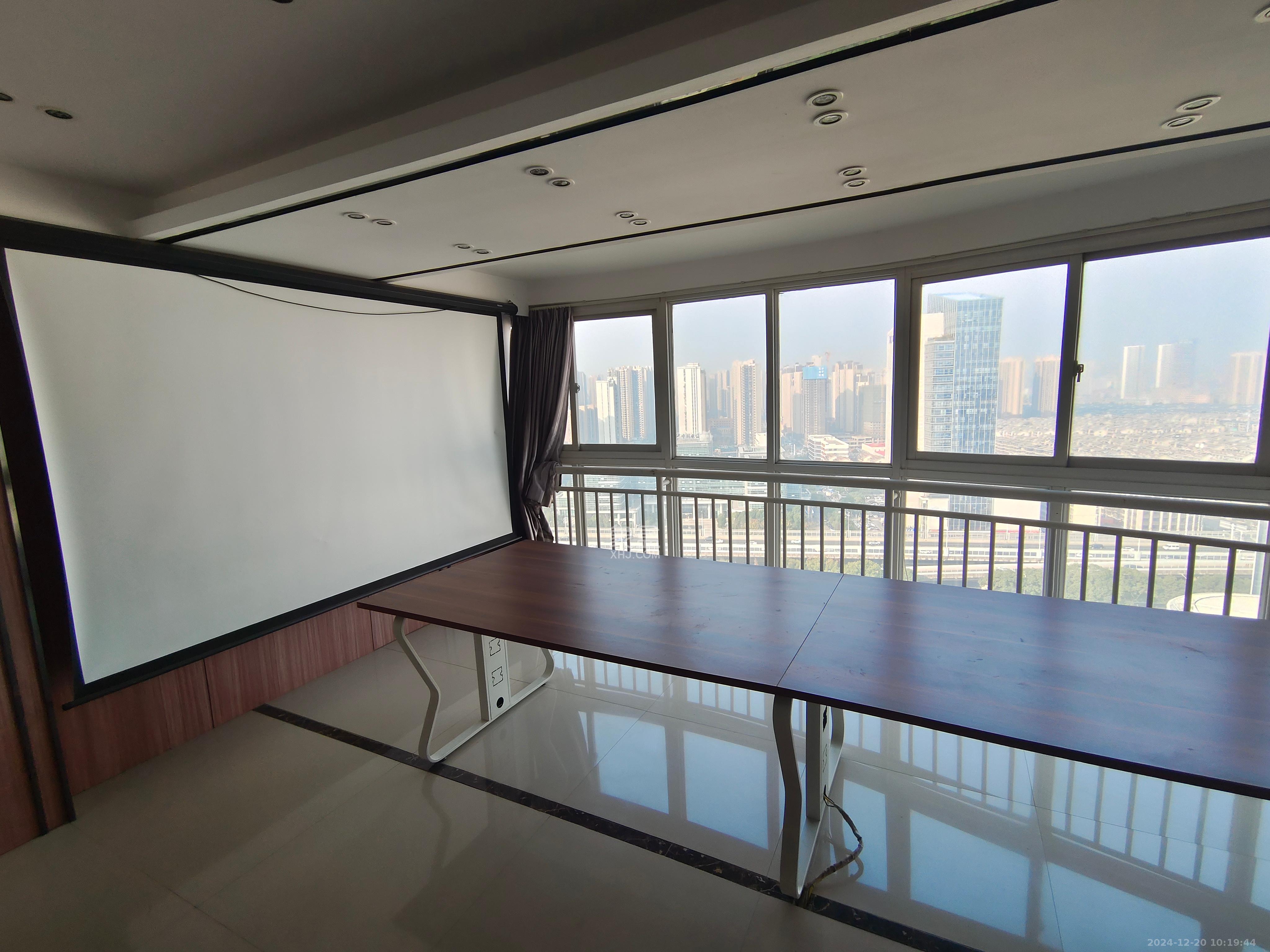 华雅花园  5室3厅3卫   8000.00元/月室内图