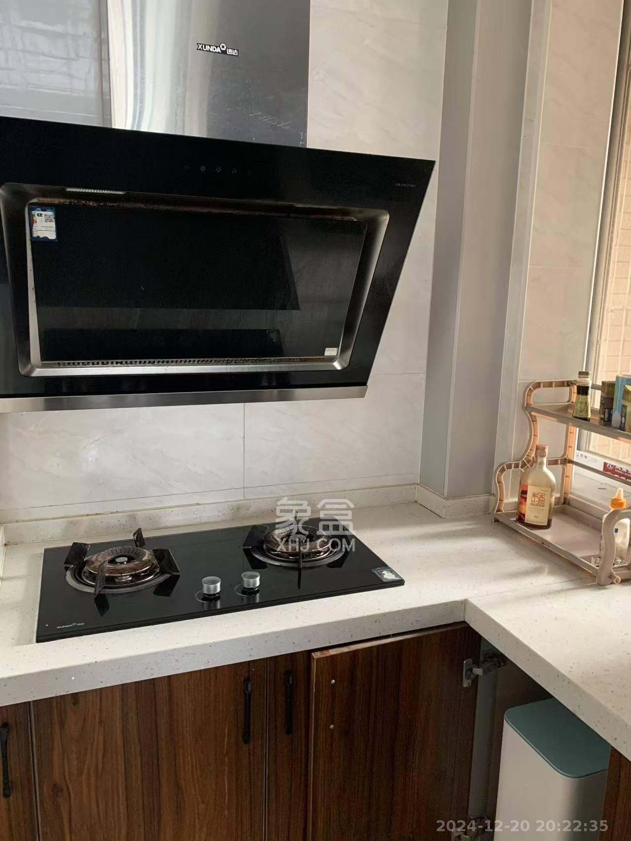 和润园一、二期 3室2厅2卫 2400.0元/月 和润园一、二期 3室2厅2卫 2400.0元/月室内图