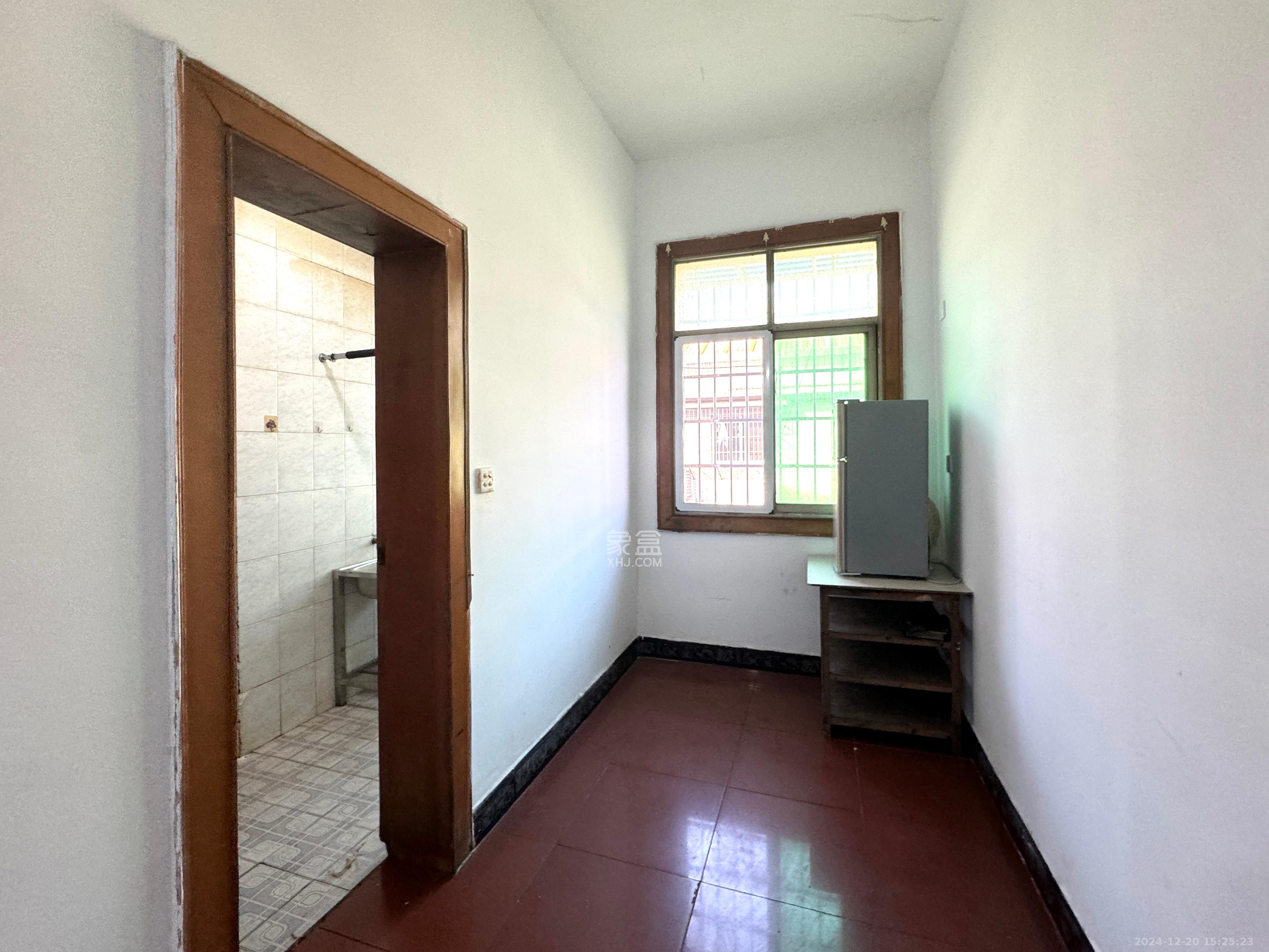 红星糖酒城 1室1厅1卫 700.0元/月 红星糖酒城 1室1厅1卫 700.0元/月室内图