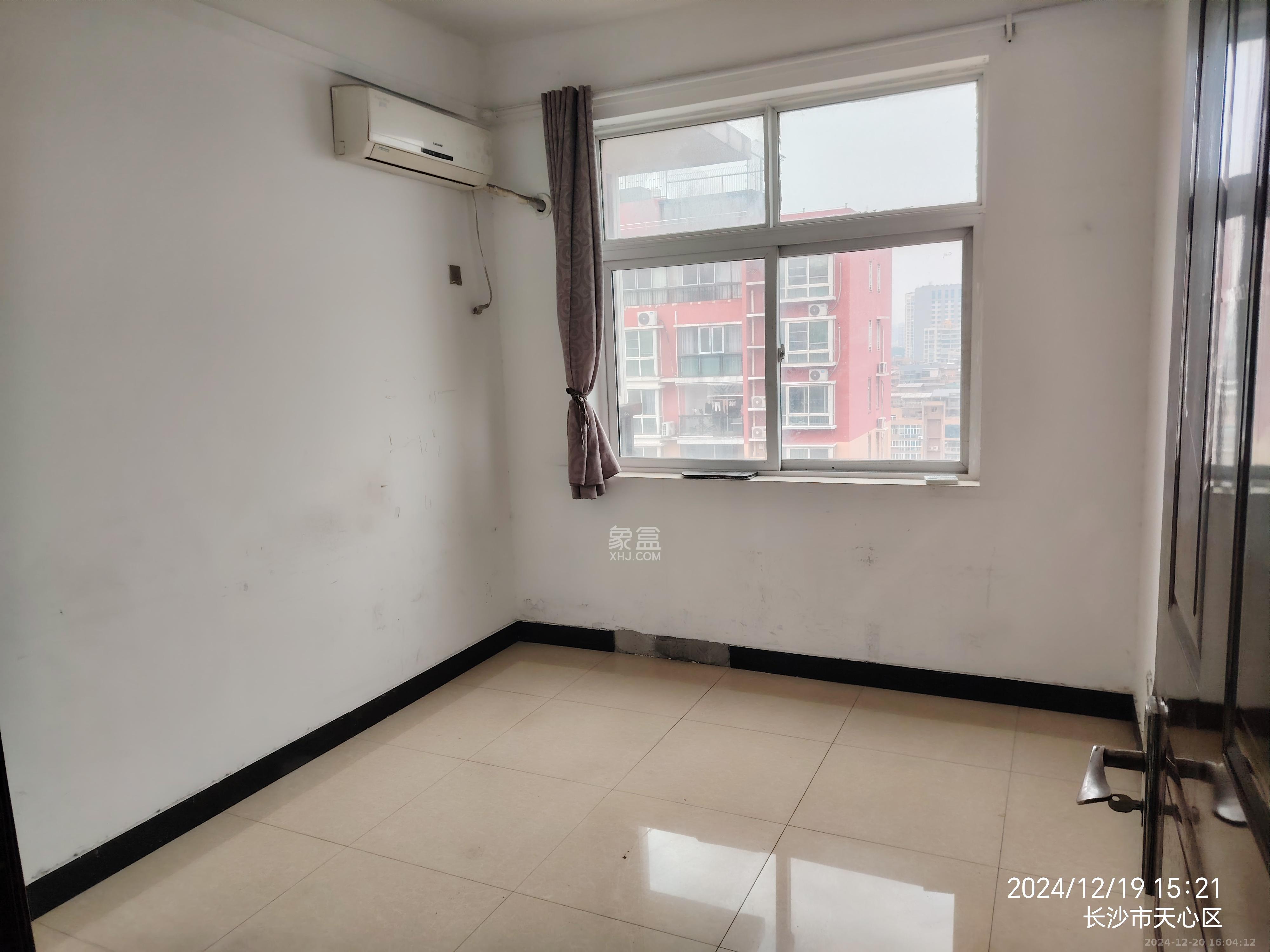 阳光嘉园 6室3厅1卫 5000.0元/月 阳光嘉园 6室3厅1卫 5000.0元/月室内图