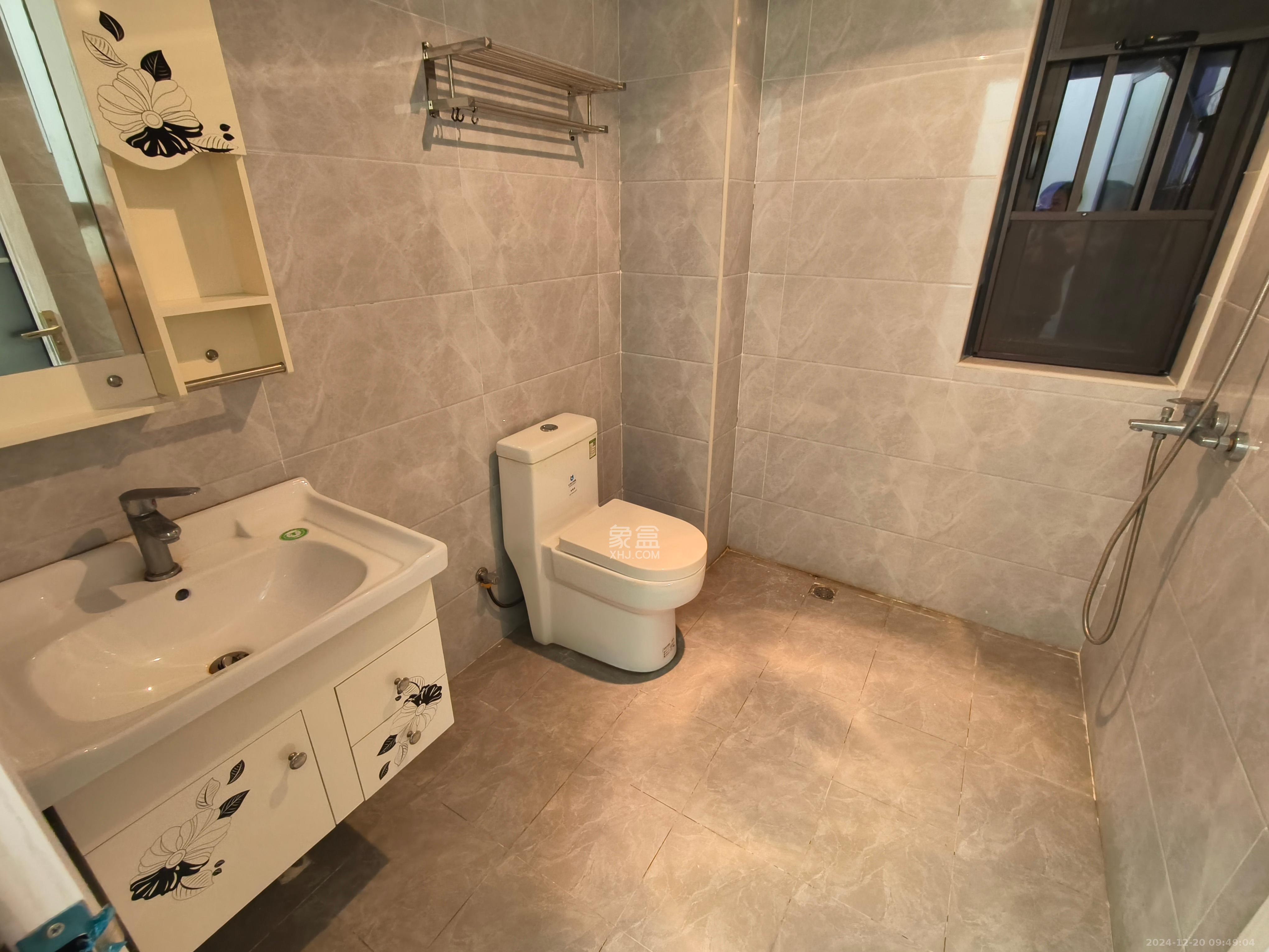 勤诚达境界城  4室2厅2卫    2300.0元/月 勤诚达境界城  4室2厅2卫    2300.0元/月室内图