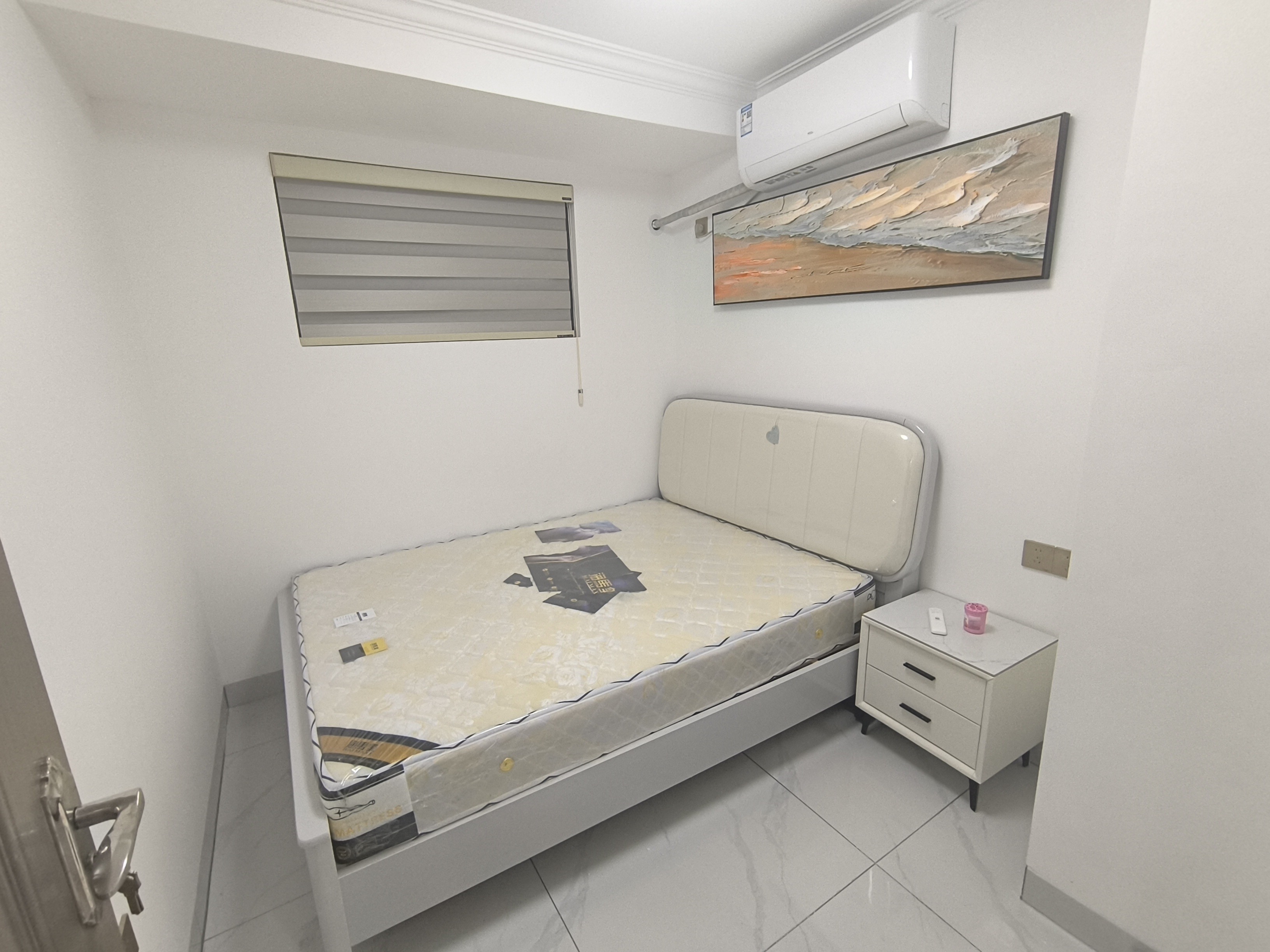 华贸大厦(华贸花苑) 3室2厅1卫 99.0万 华贸大厦(华贸花苑) 3室2厅1卫 99.0万卧室