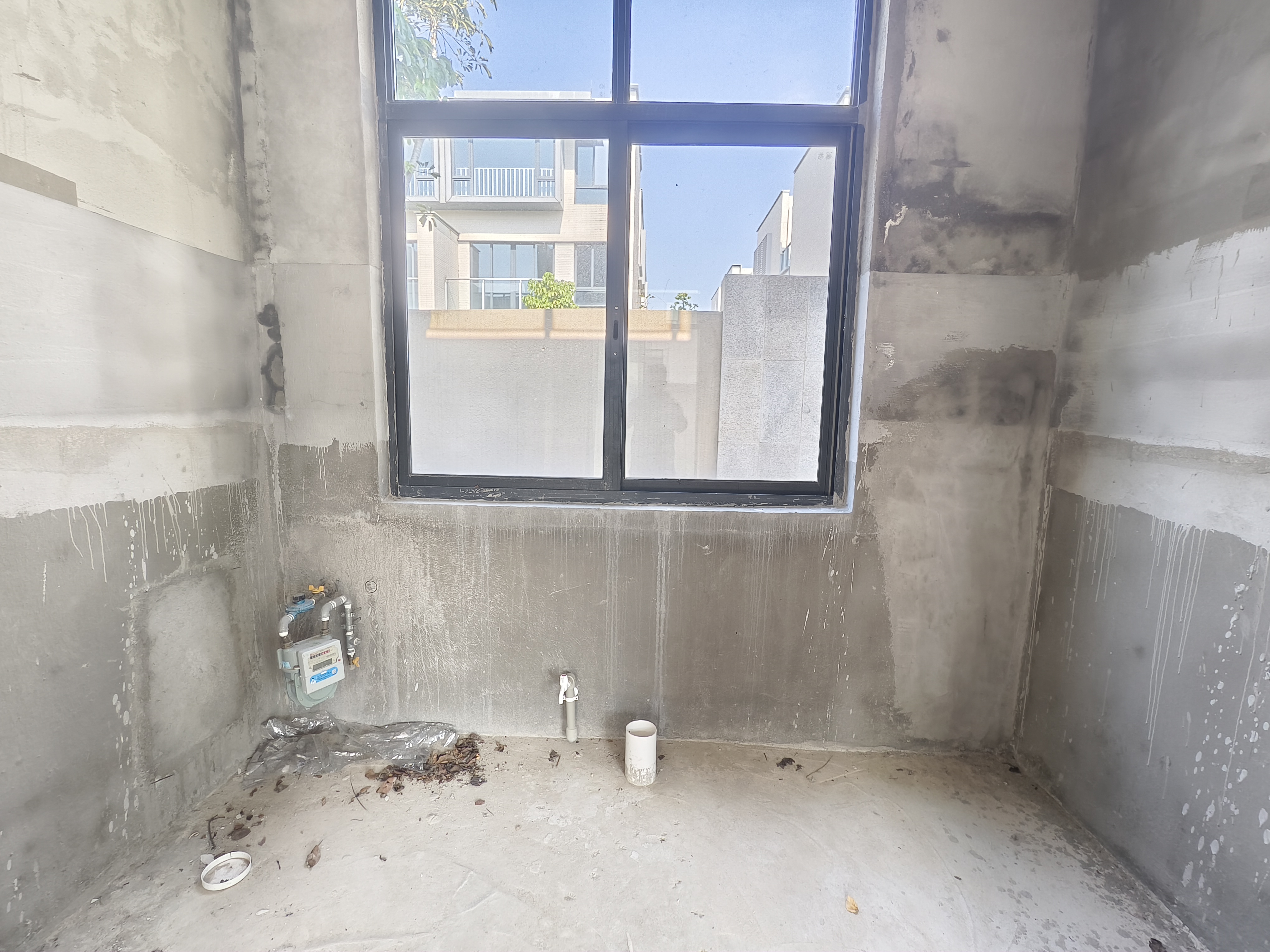 碧桂园中央半岛 4室2厅4卫 580.0万 碧桂园中央半岛 4室2厅4卫 580.0万客厅