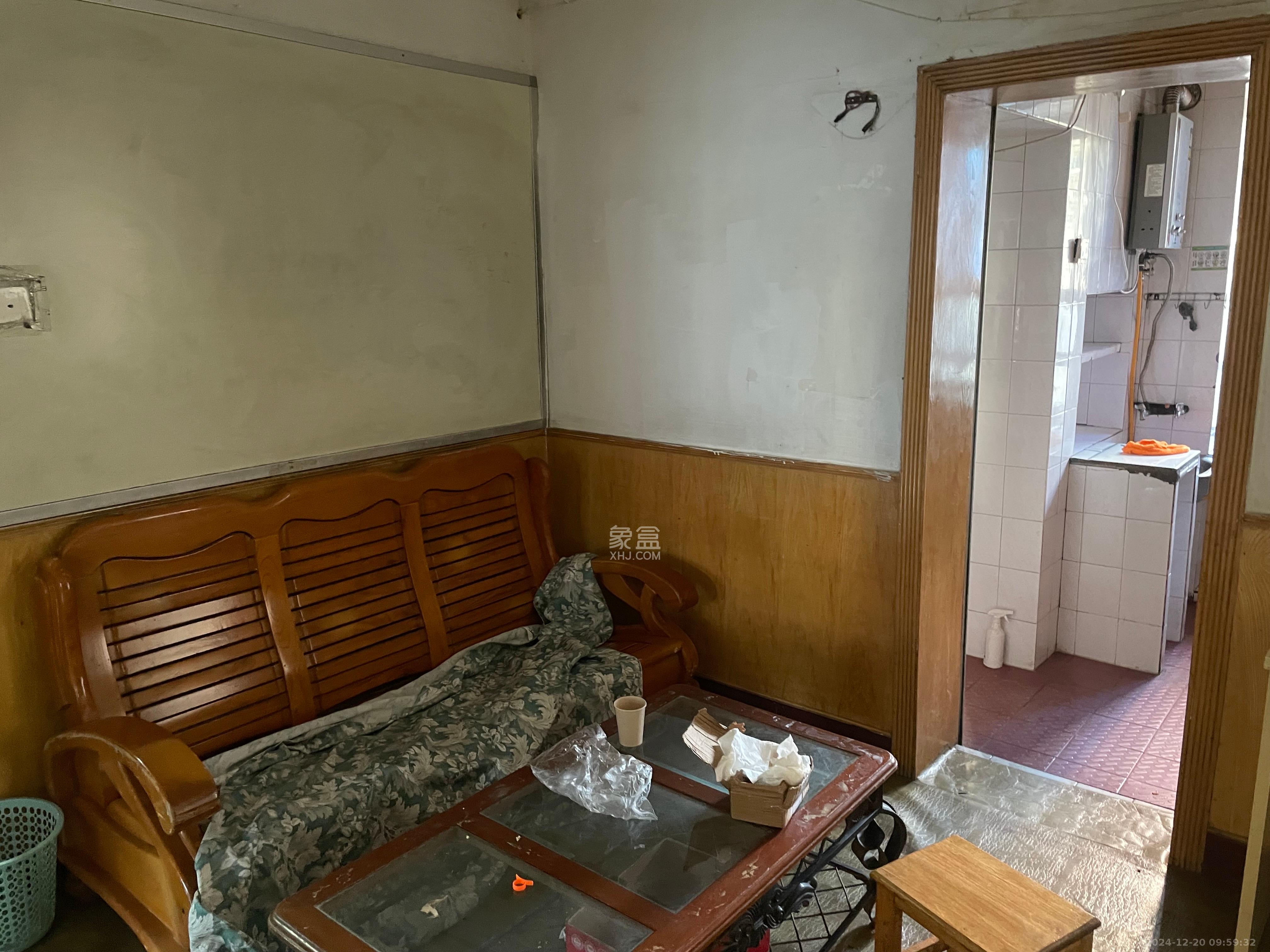 燕山街社区  2室1厅1卫   1550.00元/月室内图