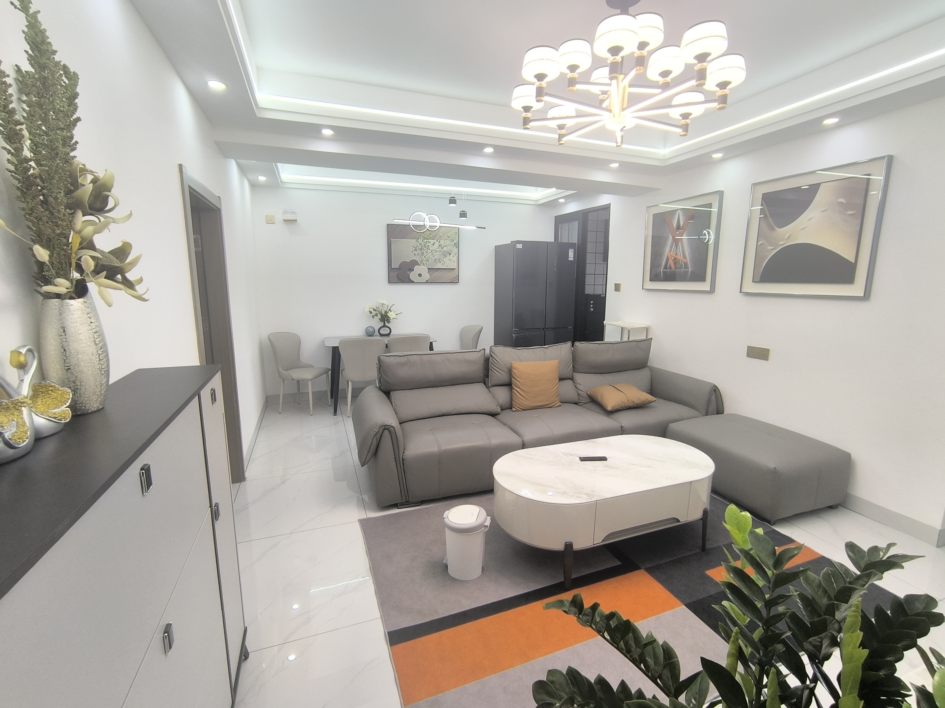 华贸大厦(华贸花苑) 3室2厅1卫 99.0万 华贸大厦(华贸花苑) 3室2厅1卫 99.0万客厅