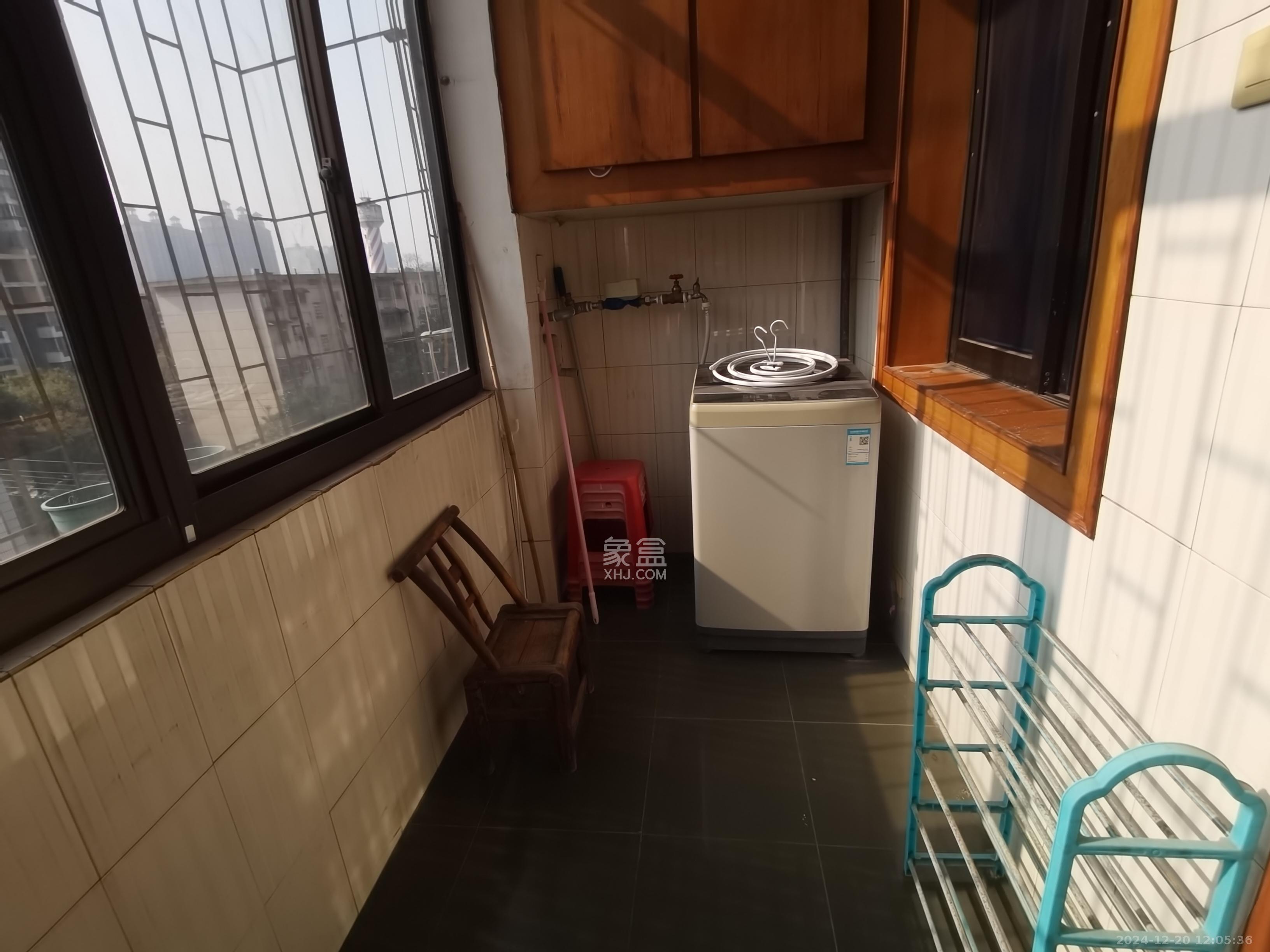 中建五局信和苑四区  2室2厅1卫    1000.0元/月室内图