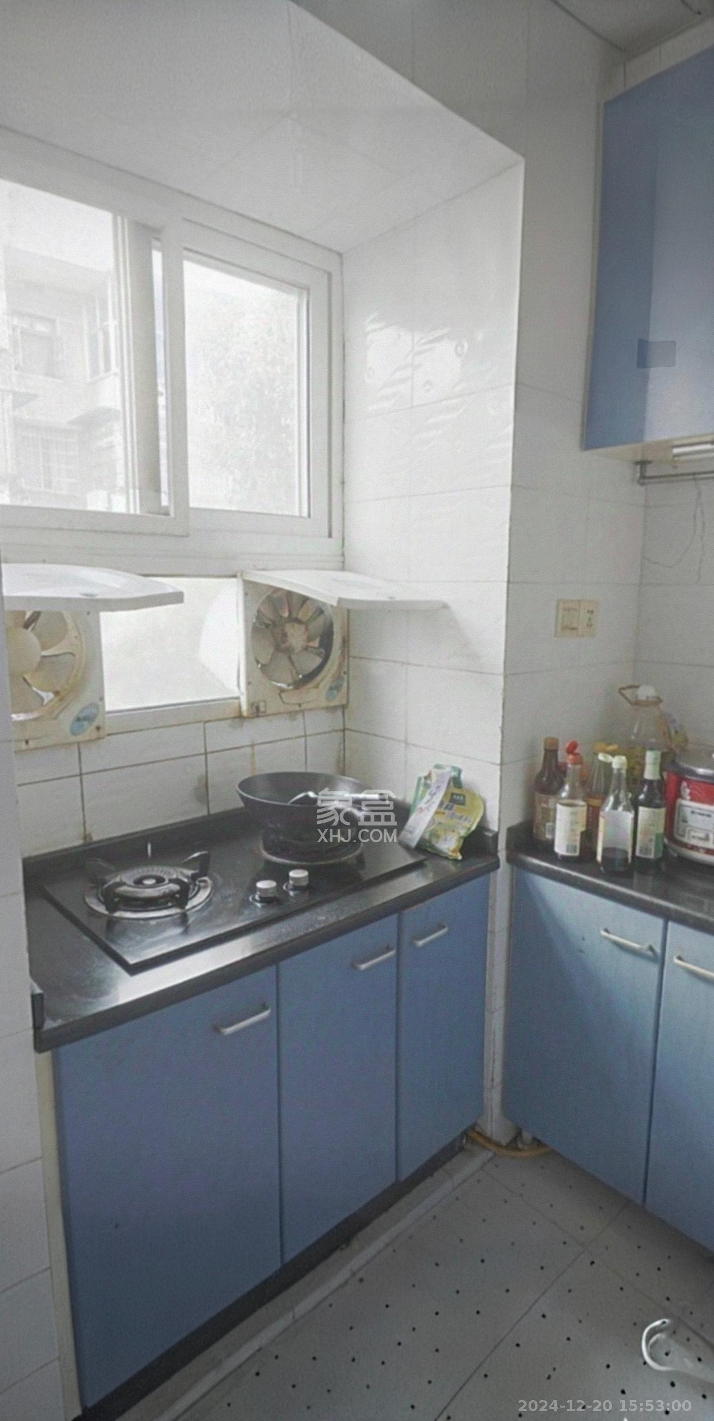 茶园坡社区(原王家冲社区)  1室0厅0卫    1500.0元/月 茶园坡社区(原王家冲社区)  1室0厅0卫    1500.0元/月室内图