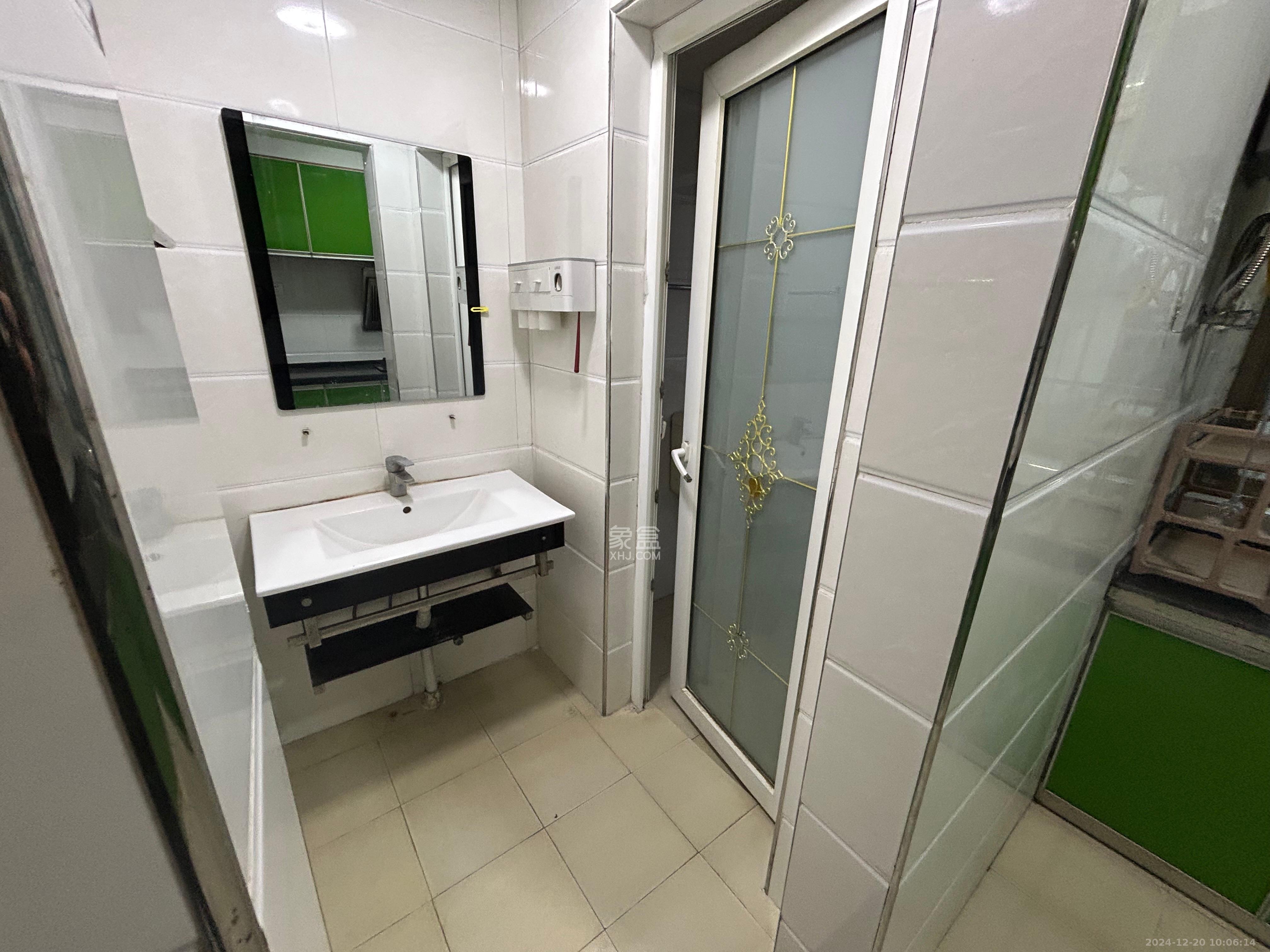 金桂小区一期 3室2厅1卫 1800.0元/月 金桂小区一期 3室2厅1卫 1800.0元/月室内图