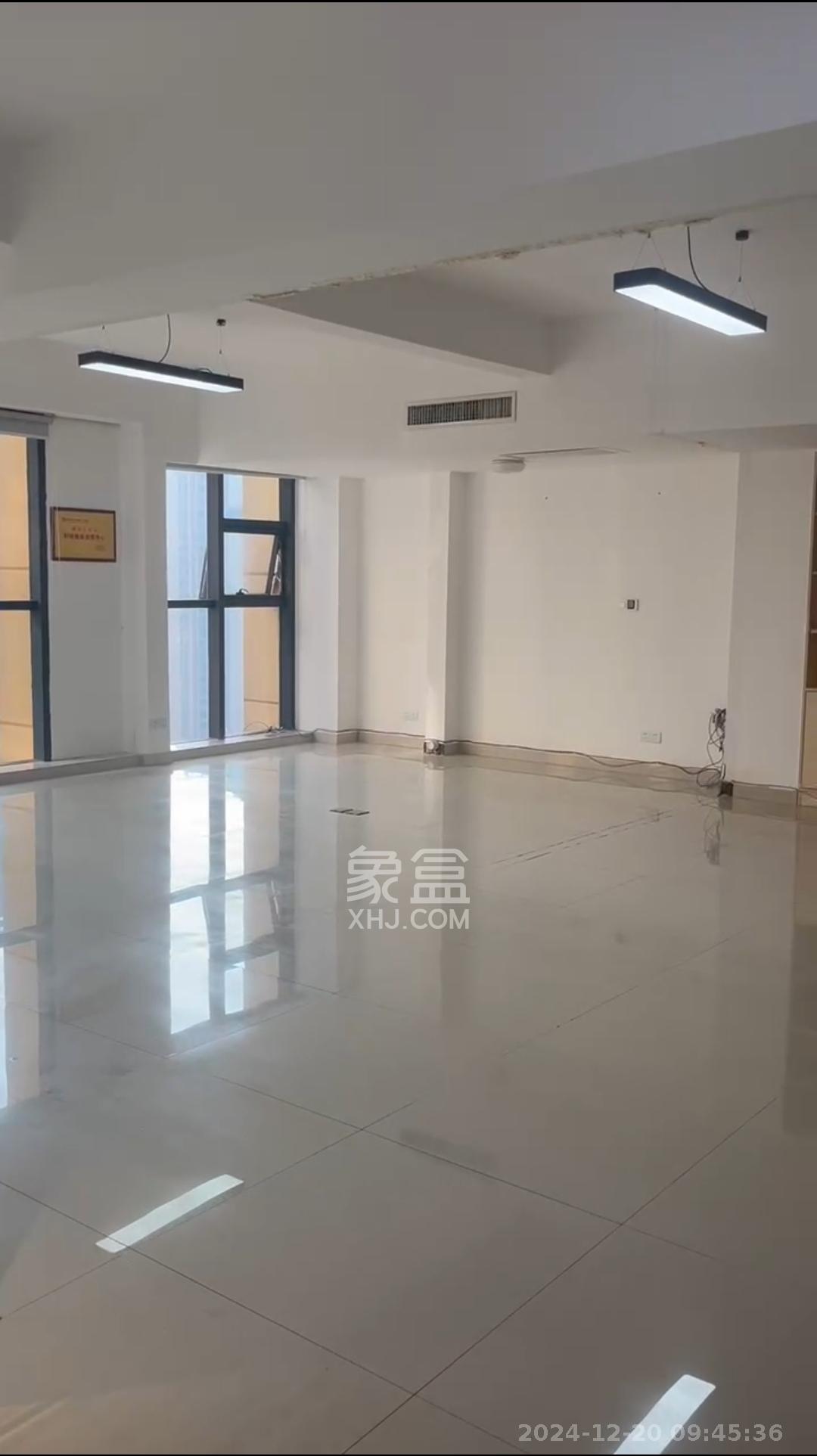 万坤图财富广场  2室1厅1卫   5500.00元/月
