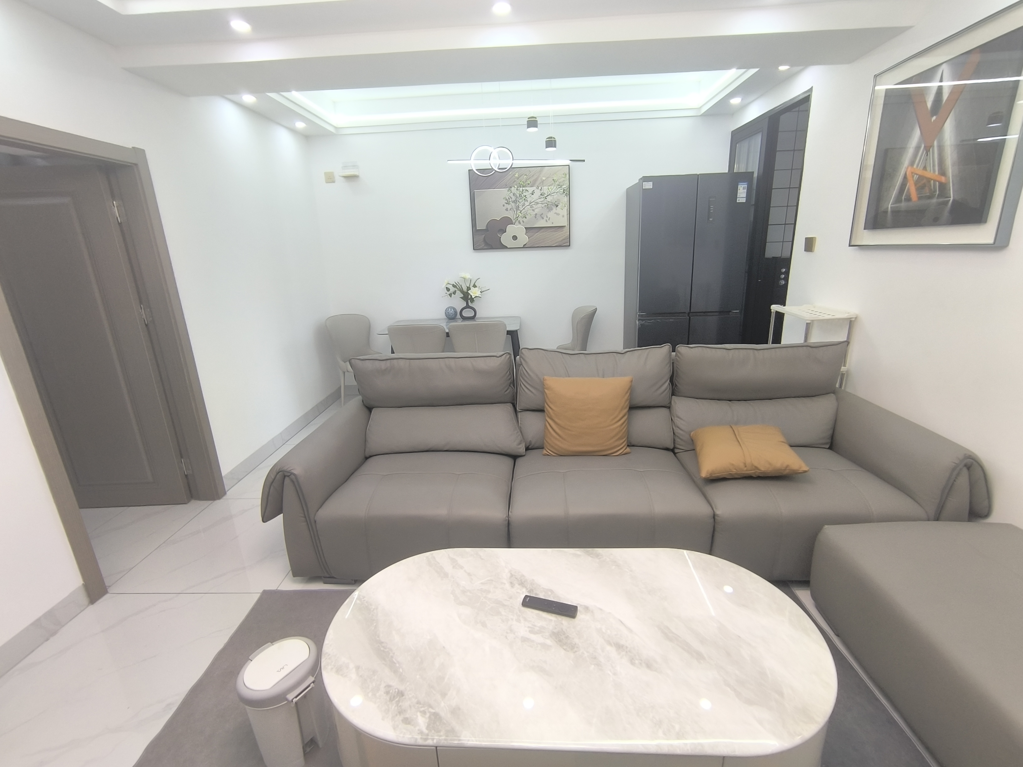 华贸大厦(华贸花苑) 3室2厅1卫 99.0万 华贸大厦(华贸花苑) 3室2厅1卫 99.0万客厅