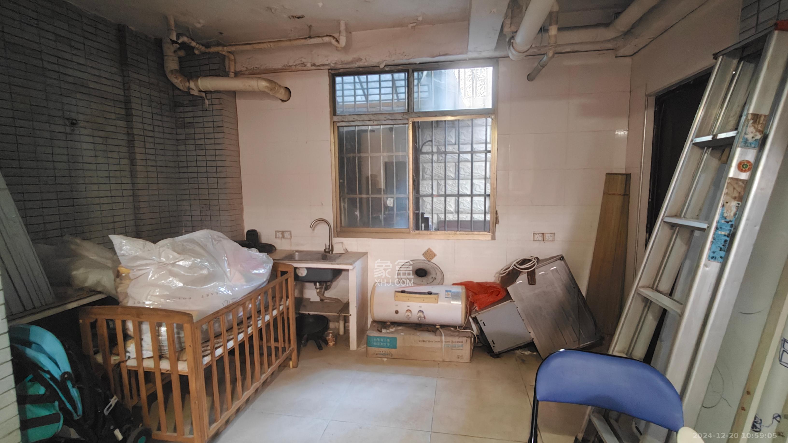 望兴景园一期 4室2厅2卫 2200.0元/月 望兴景园一期 4室2厅2卫 2200.0元/月室内图