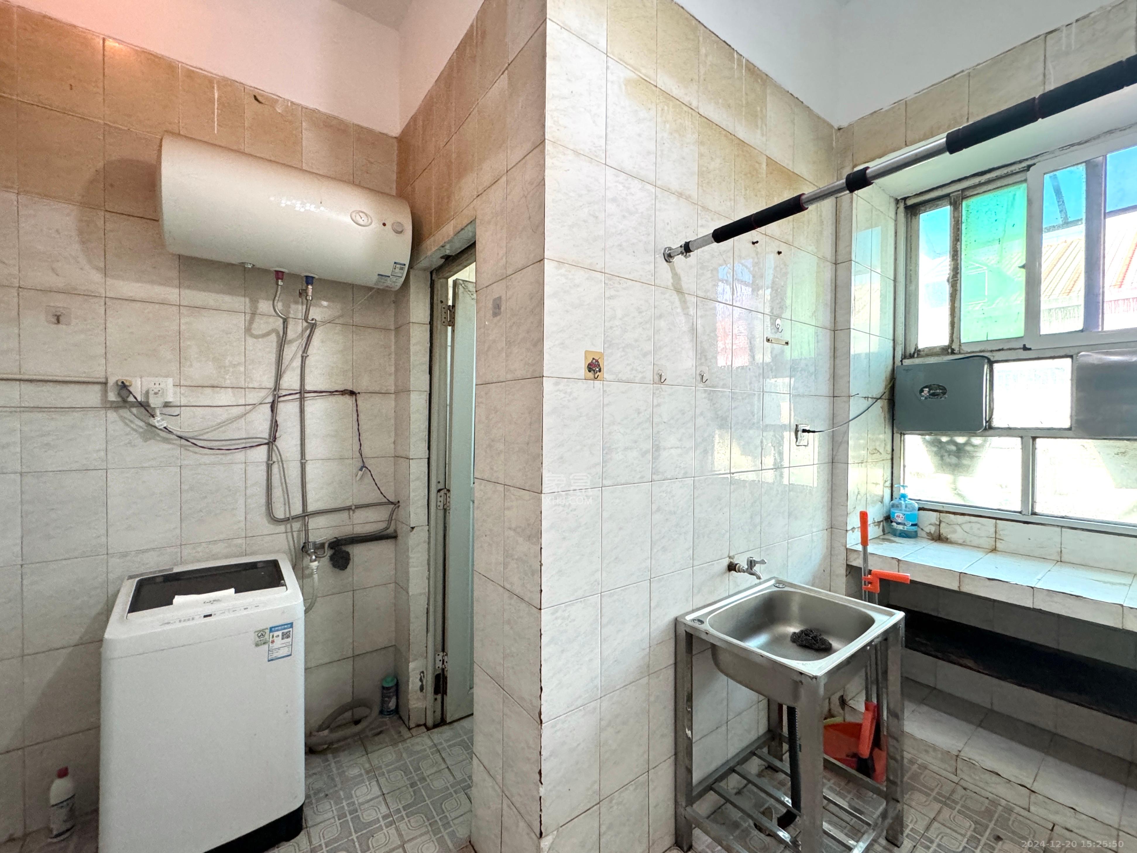 红星糖酒城 1室1厅1卫 700.0元/月 红星糖酒城 1室1厅1卫 700.0元/月室内图