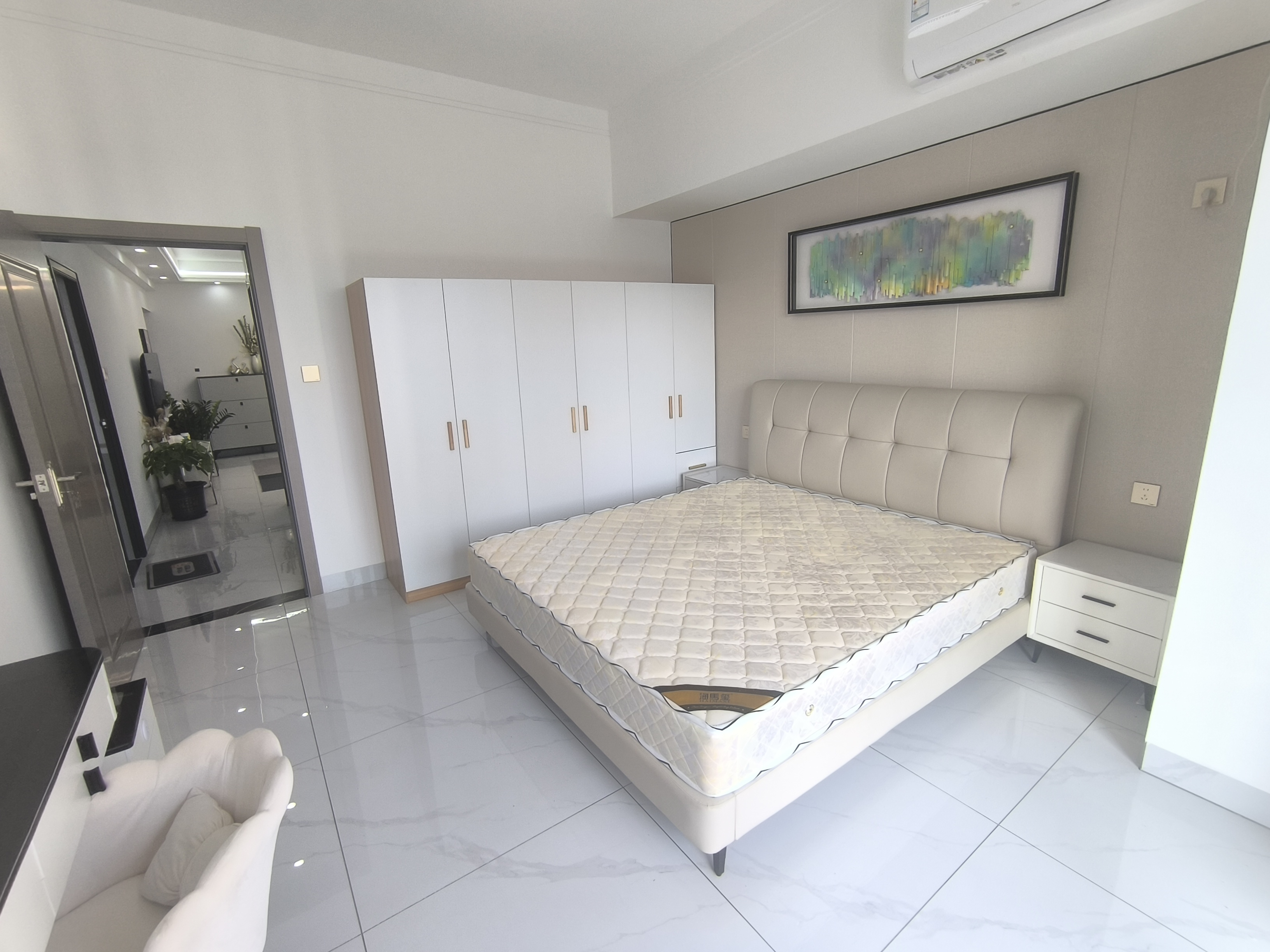 华贸大厦(华贸花苑) 3室2厅1卫 99.0万 华贸大厦(华贸花苑) 3室2厅1卫 99.0万卧室