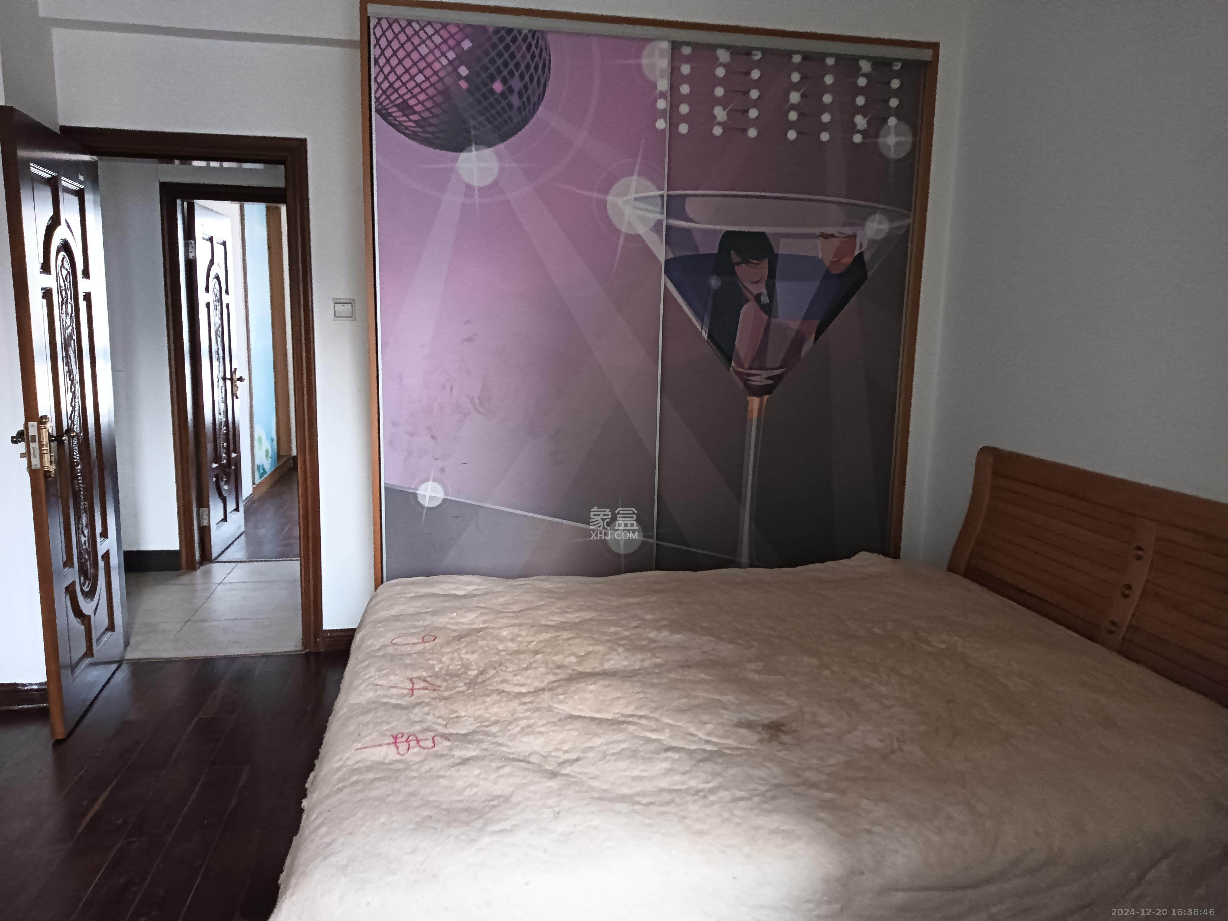 浏阳河畔家园  3室2厅2卫    2400.0元/月 浏阳河畔家园  3室2厅2卫    2400.0元/月室内图