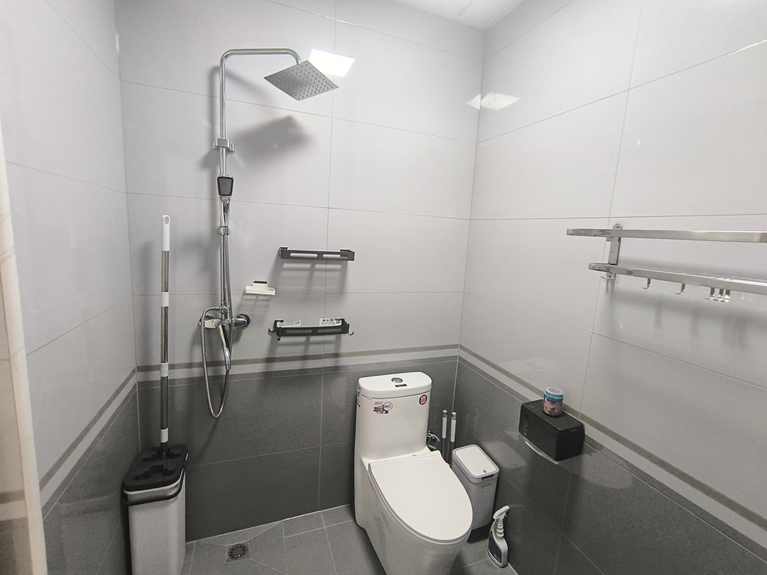 华贸大厦(华贸花苑) 3室2厅1卫 99.0万 华贸大厦(华贸花苑) 3室2厅1卫 99.0万卫生间