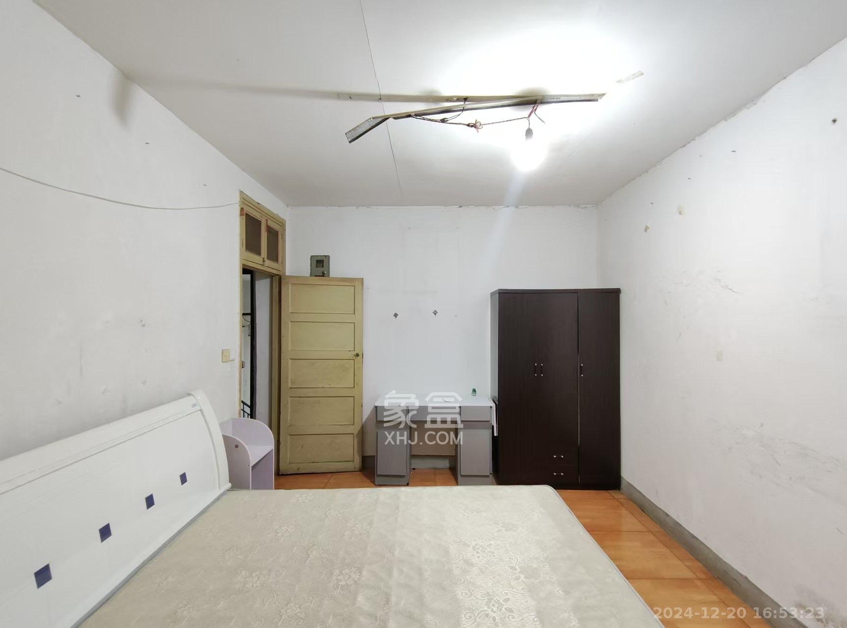 长钢宿舍小区  1室1厅1卫    1100.0元/月 长钢宿舍小区  1室1厅1卫    1100.0元/月