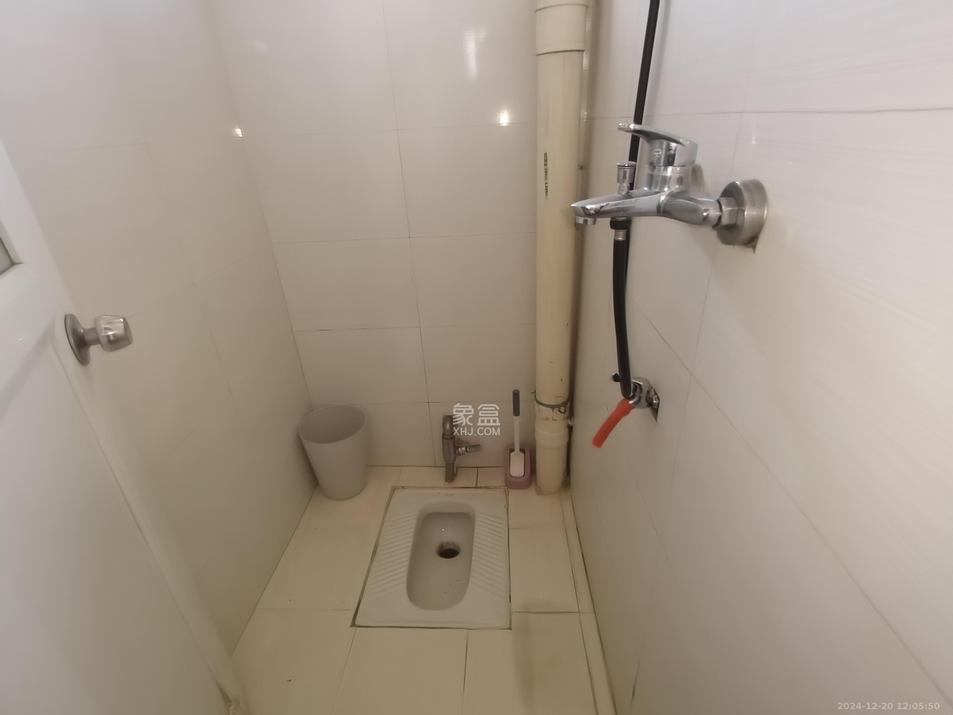 中建五局信和苑四区  2室2厅1卫    1000.0元/月室内图