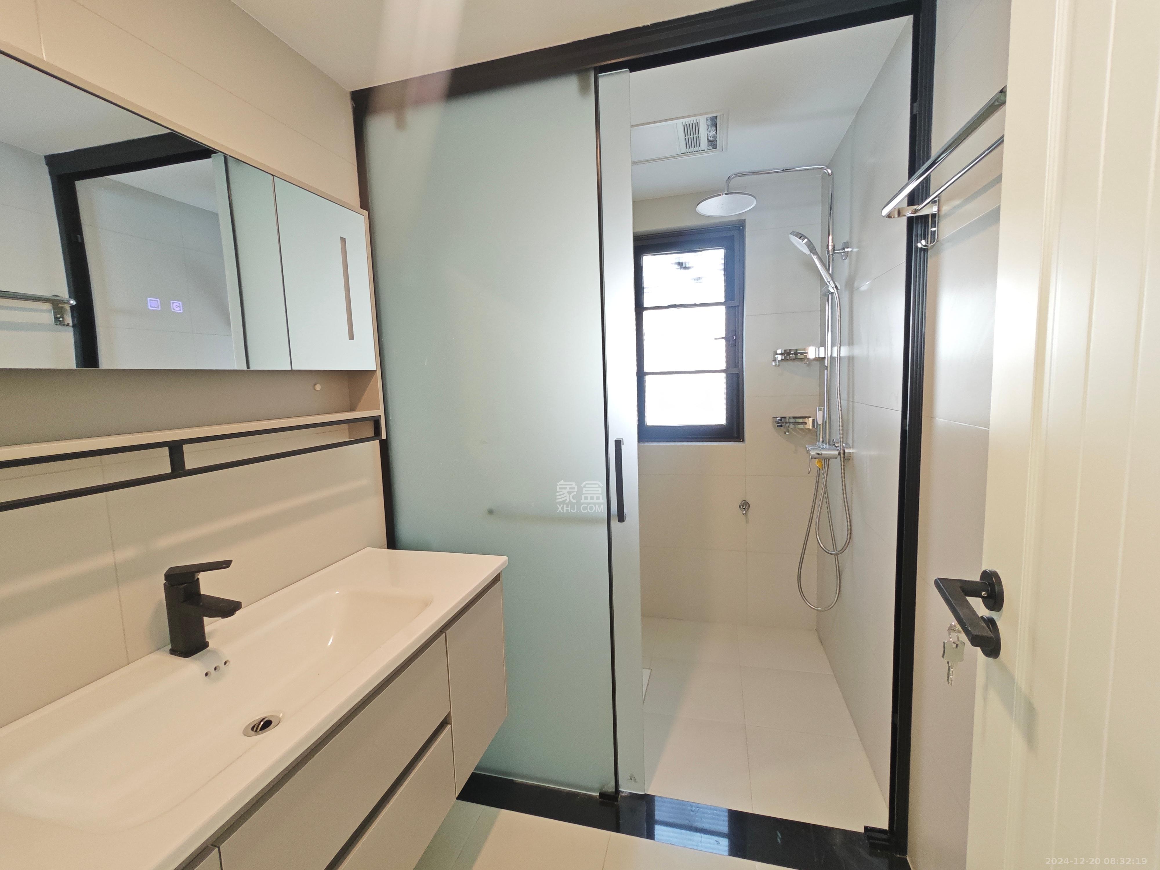 湘江保利时代 4室2厅2卫 2400.0元/月 湘江保利时代 4室2厅2卫 2400.0元/月室内图