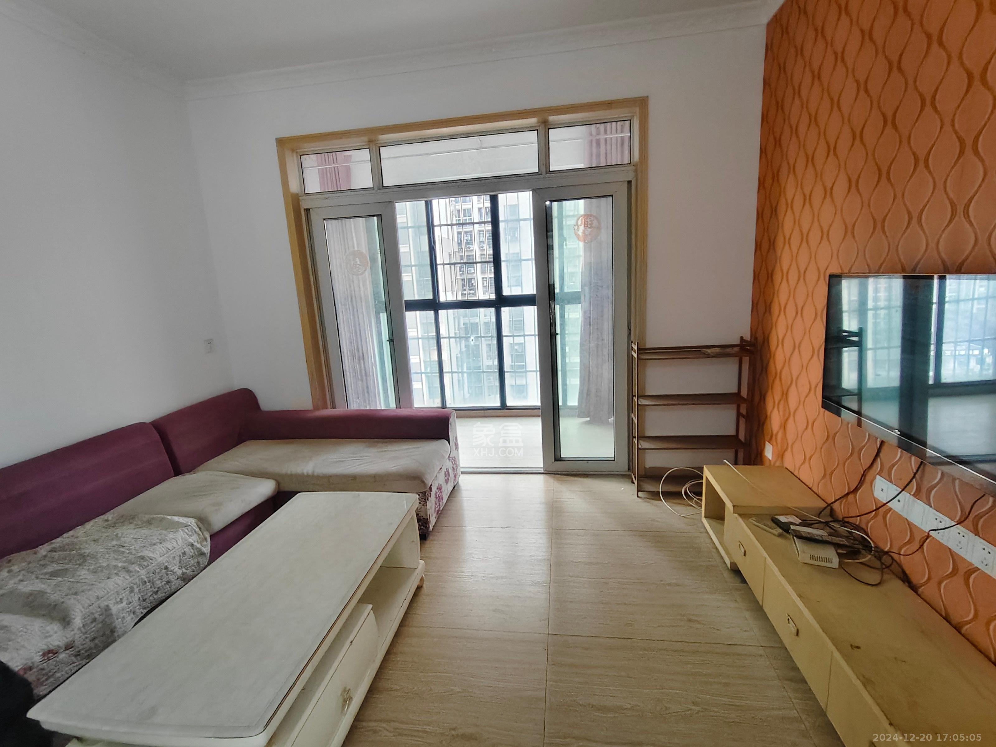 嘉顺苑 3室1厅2卫 2600.0元/月 嘉顺苑 3室1厅2卫 2600.0元/月室内图