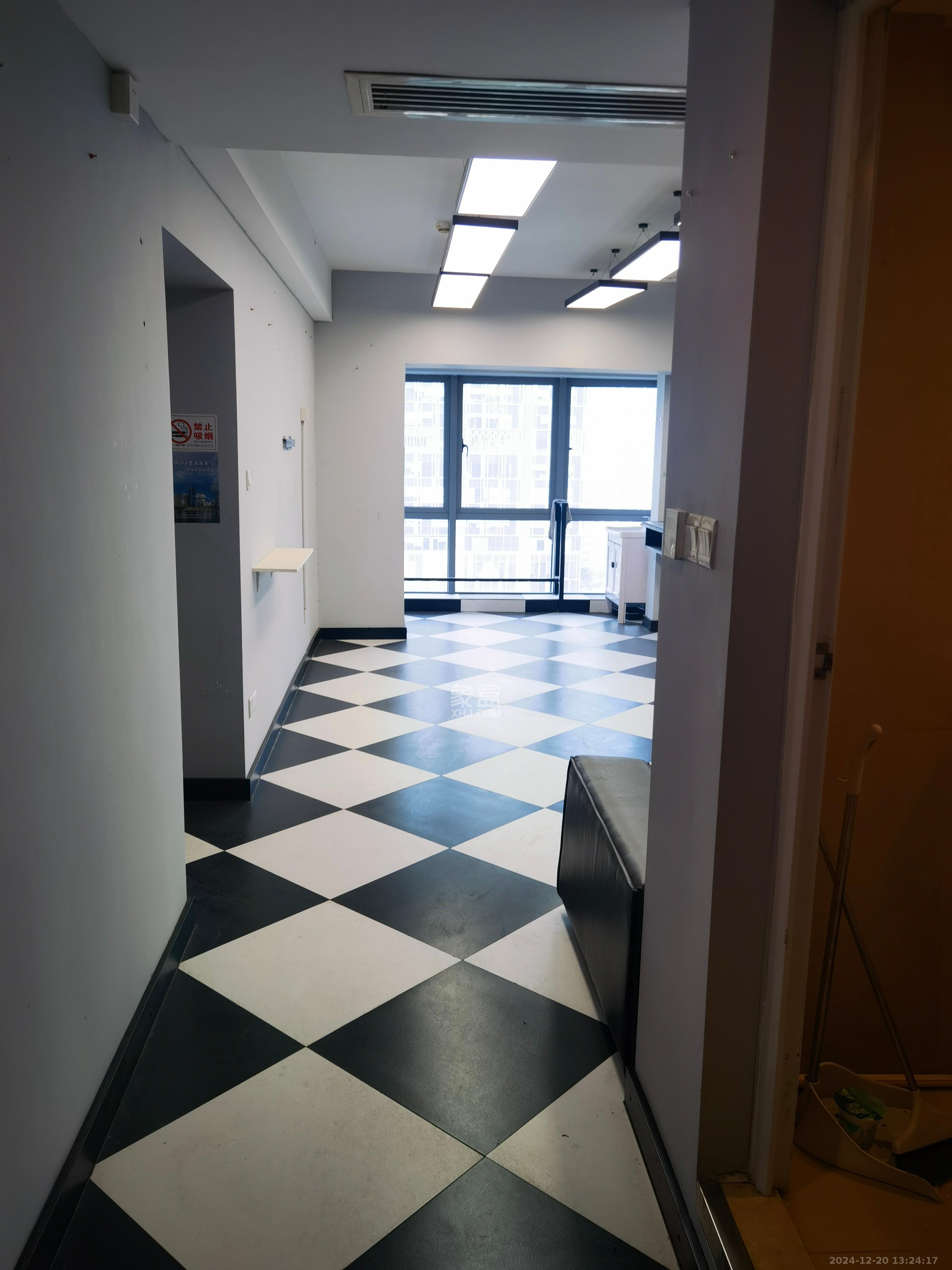 保利国际广场  2室1厅1卫    4000.0元/月 保利国际广场  2室1厅1卫    4000.0元/月室内图