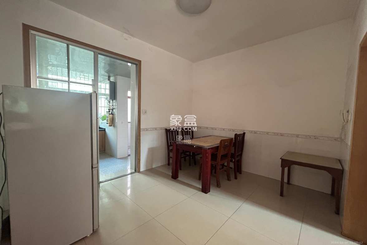 金桂小区一期 3室2厅1卫 1800.0元/月 金桂小区一期 3室2厅1卫 1800.0元/月室内图