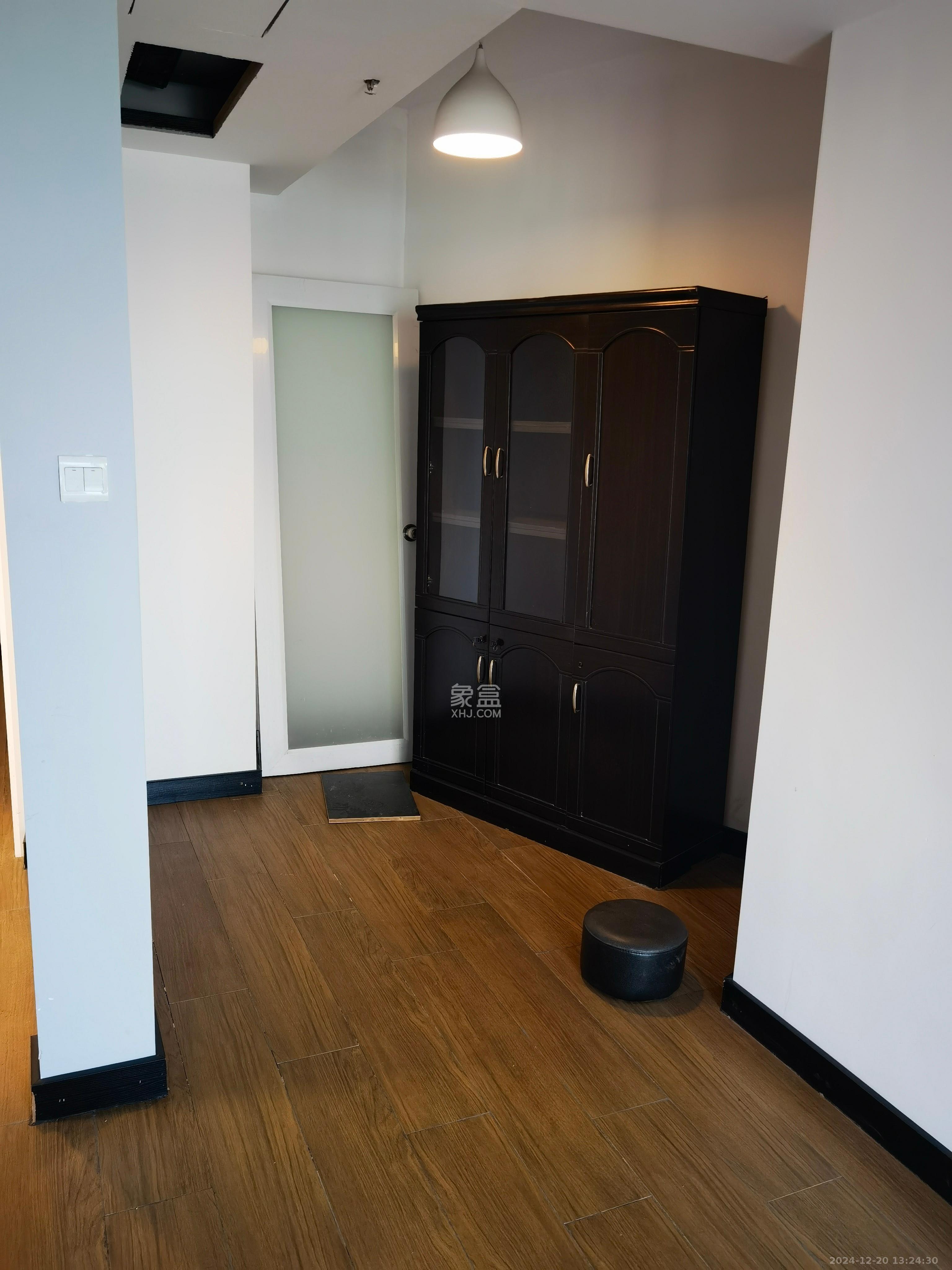 保利国际广场  2室1厅1卫    4000.0元/月 保利国际广场  2室1厅1卫    4000.0元/月室内图