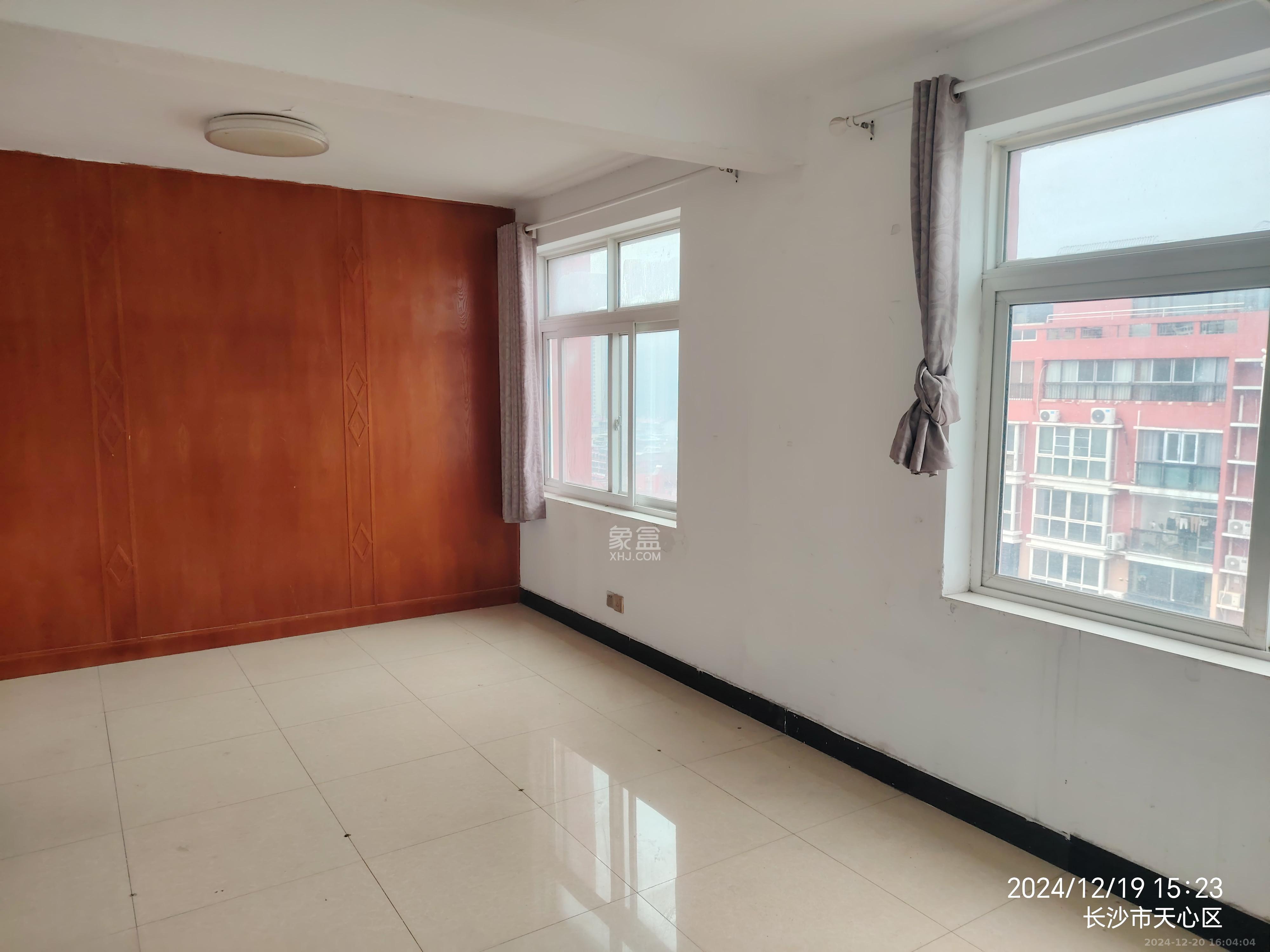 阳光嘉园 6室3厅1卫 5000.0元/月 阳光嘉园 6室3厅1卫 5000.0元/月室内图