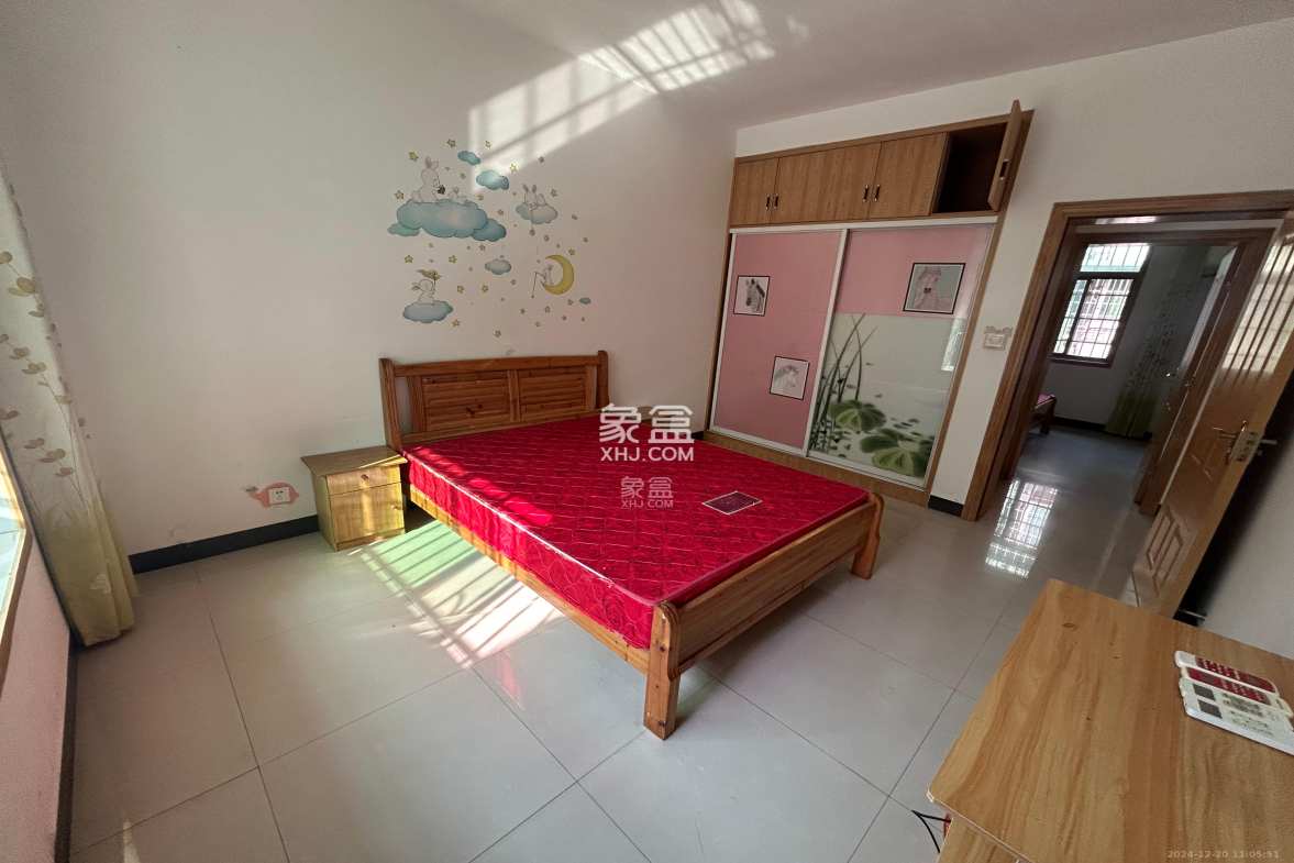 金桂小区一期 3室2厅1卫 1800.0元/月 金桂小区一期 3室2厅1卫 1800.0元/月室内图