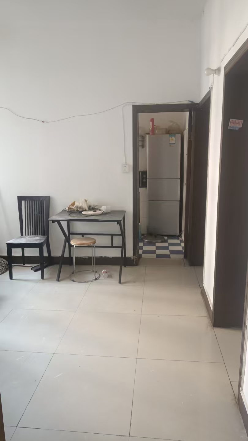 登隆街散盘  2室1厅1卫    2000.0元/月户型图