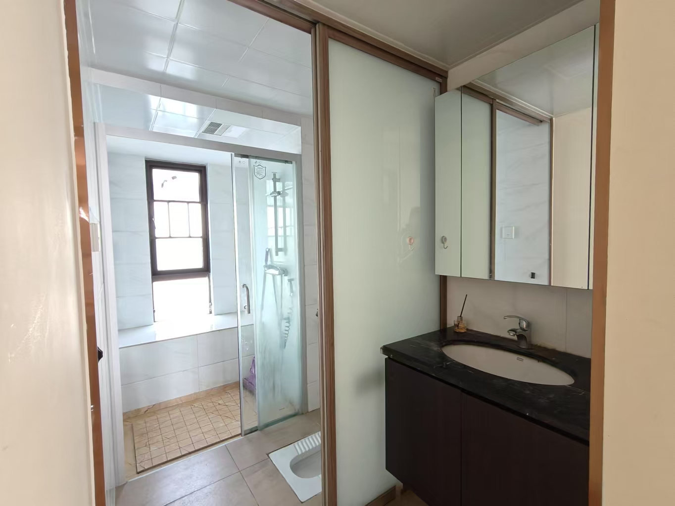 碧桂园酃湖世家 3室2厅2卫 2500.0元/月 碧桂园酃湖世家 3室2厅2卫 2500.0元/月室内图