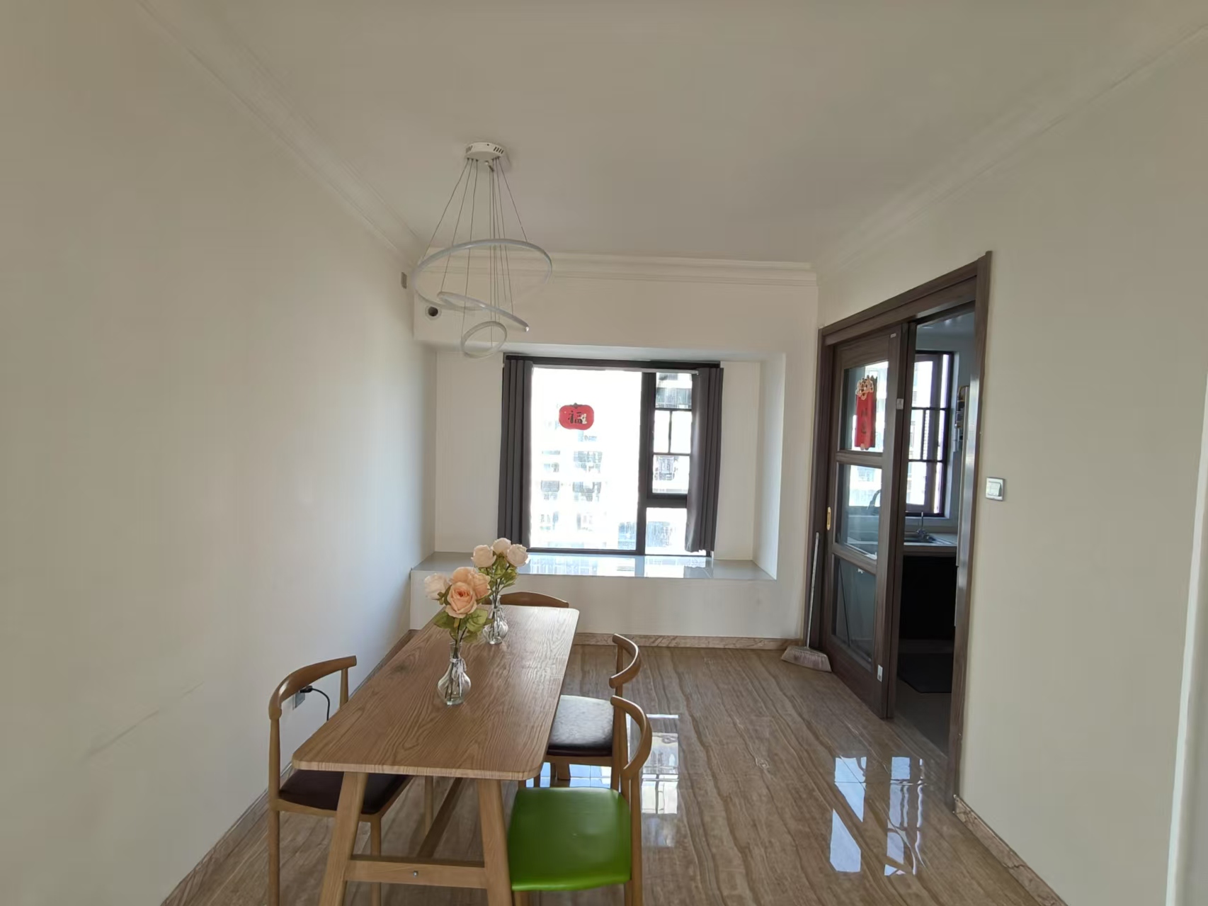 碧桂园酃湖世家 3室2厅2卫 2500.0元/月 碧桂园酃湖世家 3室2厅2卫 2500.0元/月室内图