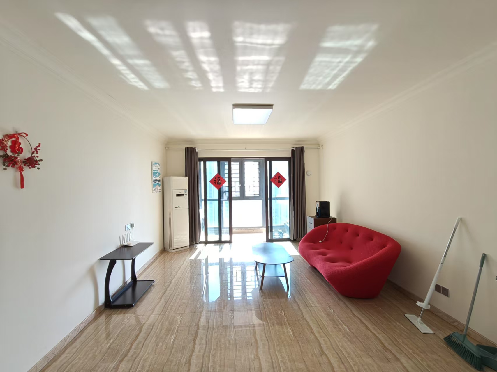 碧桂园酃湖世家 3室2厅2卫 2500.0元/月 碧桂园酃湖世家 3室2厅2卫 2500.0元/月室内图