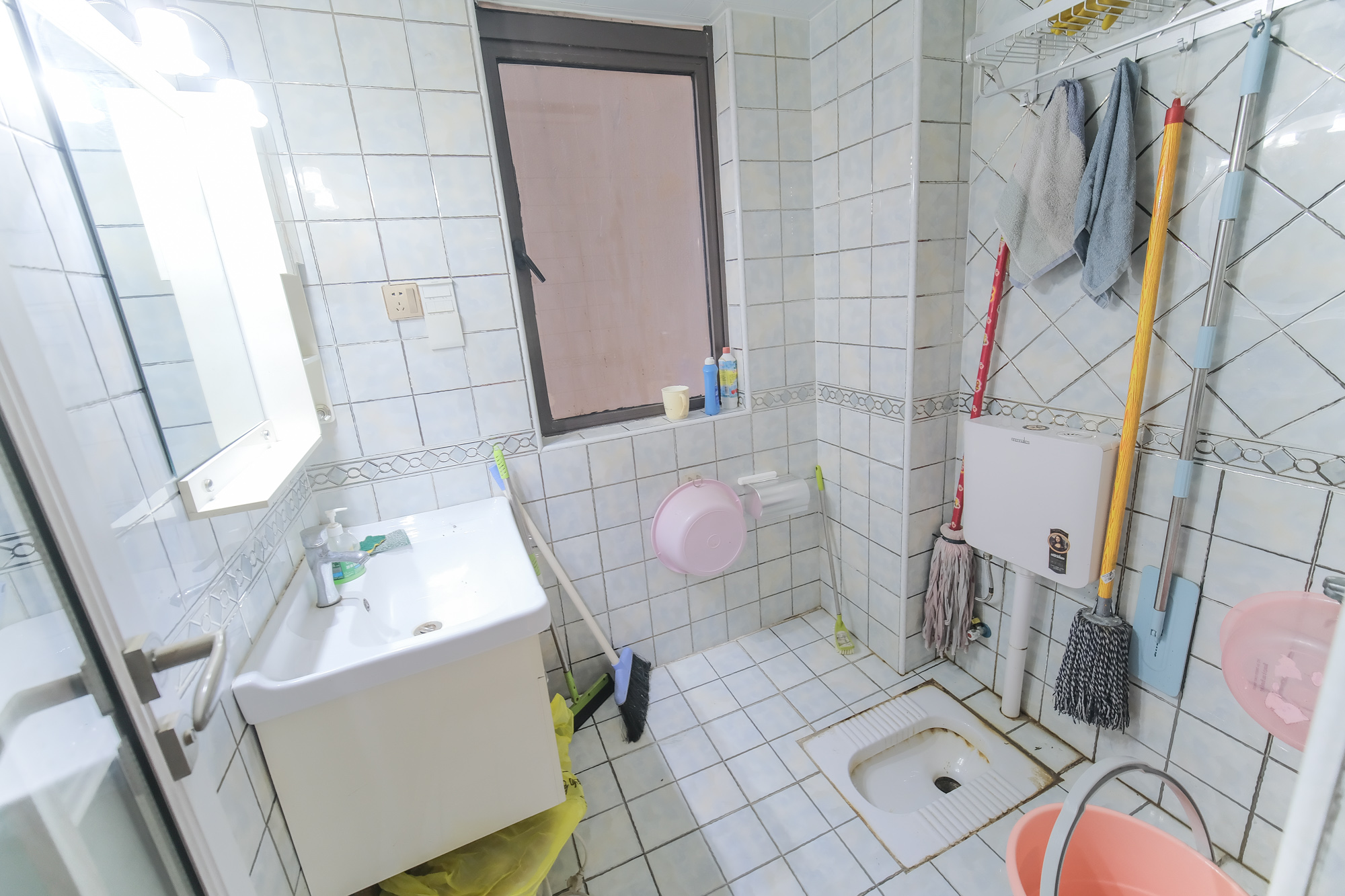 艾美潇湘  3室2厅2卫   79.50万卫生间