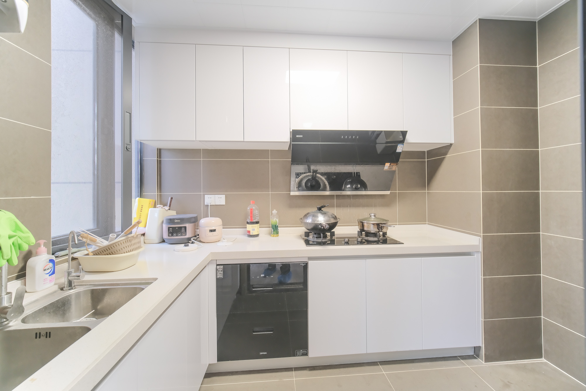 运达锦绣广场  3室2厅2卫    150.0万 运达锦绣广场  3室2厅2卫    150.0万厨房