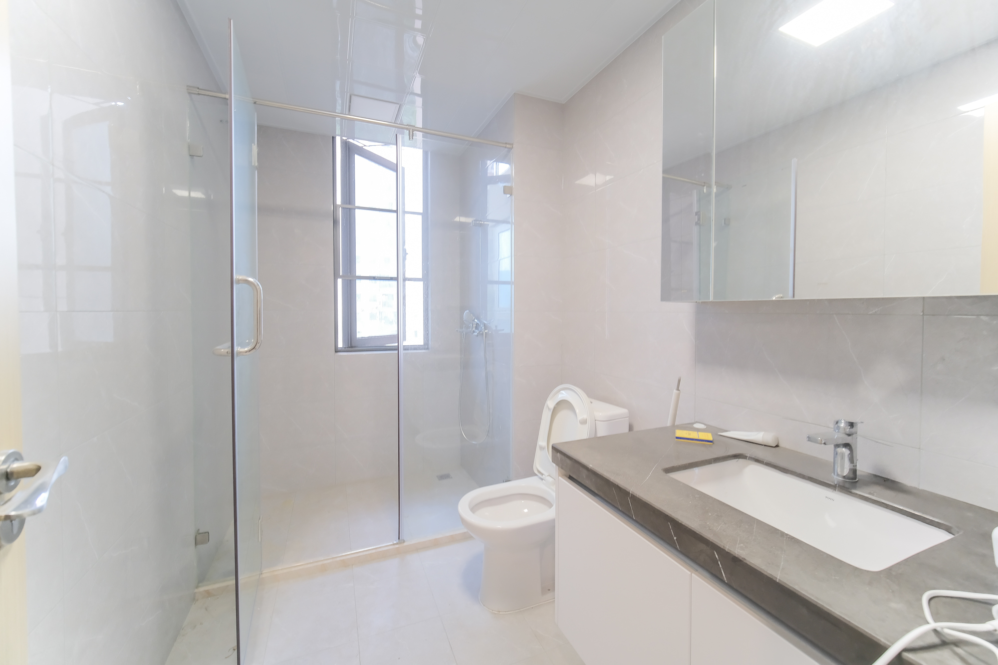 运达锦绣广场  3室2厅2卫    150.0万 运达锦绣广场  3室2厅2卫    150.0万卫生间