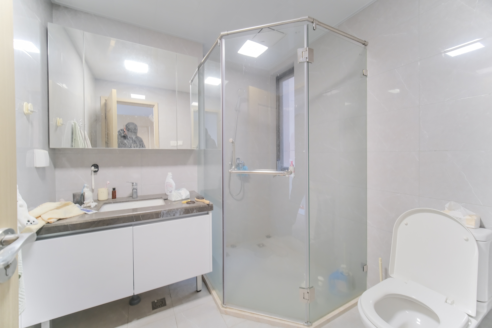 运达锦绣广场  3室2厅2卫    150.0万 运达锦绣广场  3室2厅2卫    150.0万卫生间