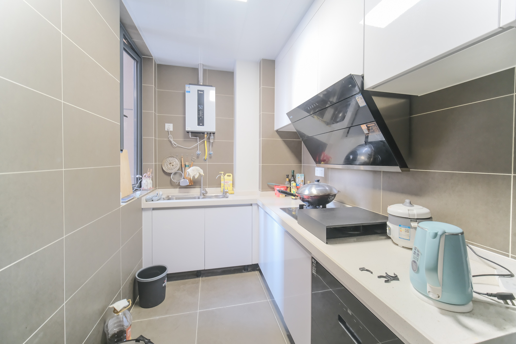 运达锦绣广场  3室2厅1卫    134.8万 运达锦绣广场  3室2厅1卫    134.8万厨房