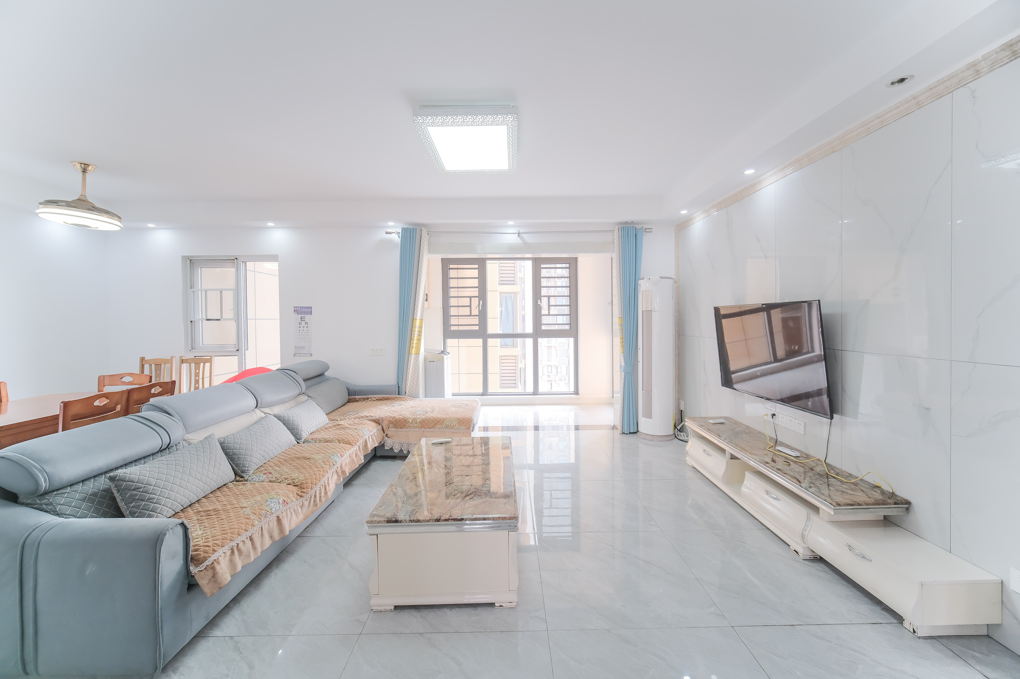 荣盛花语城  1室0厅0卫    88.0万 荣盛花语城  1室0厅0卫    88.0万客厅